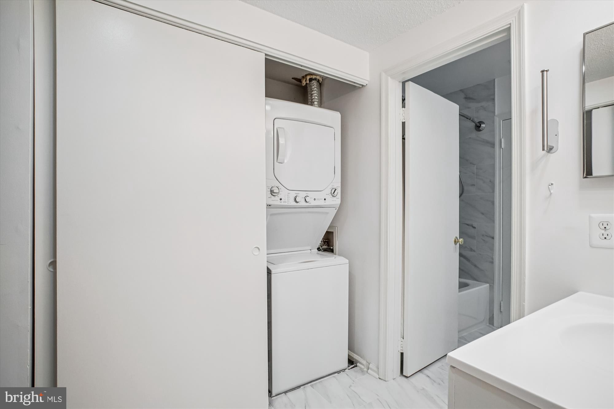 THE COVE - Residential