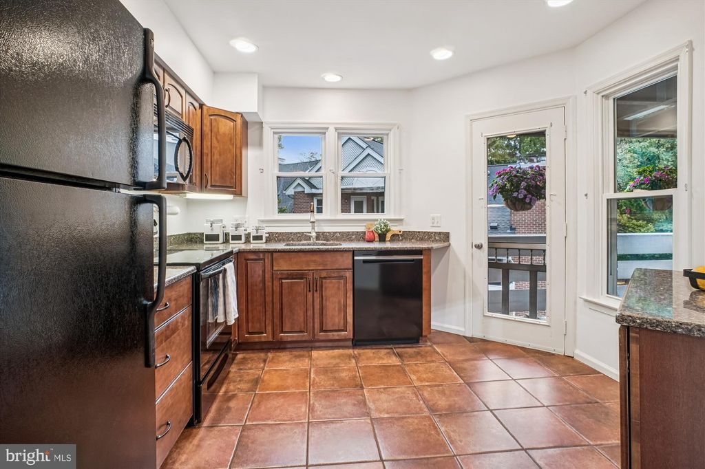 Photo of 3153 - K Anchorway Court, FALLS CHURCH, VA 22042 (MLS # VAFX2273910)