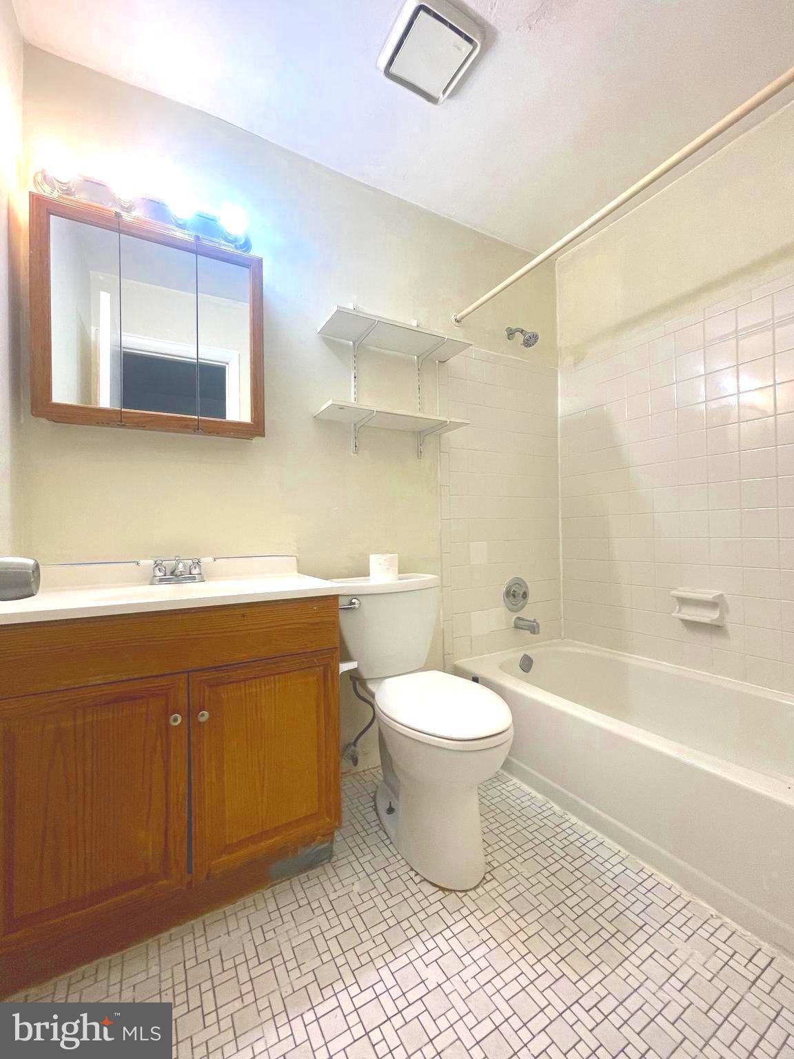 DALE CITY - Residential Lease