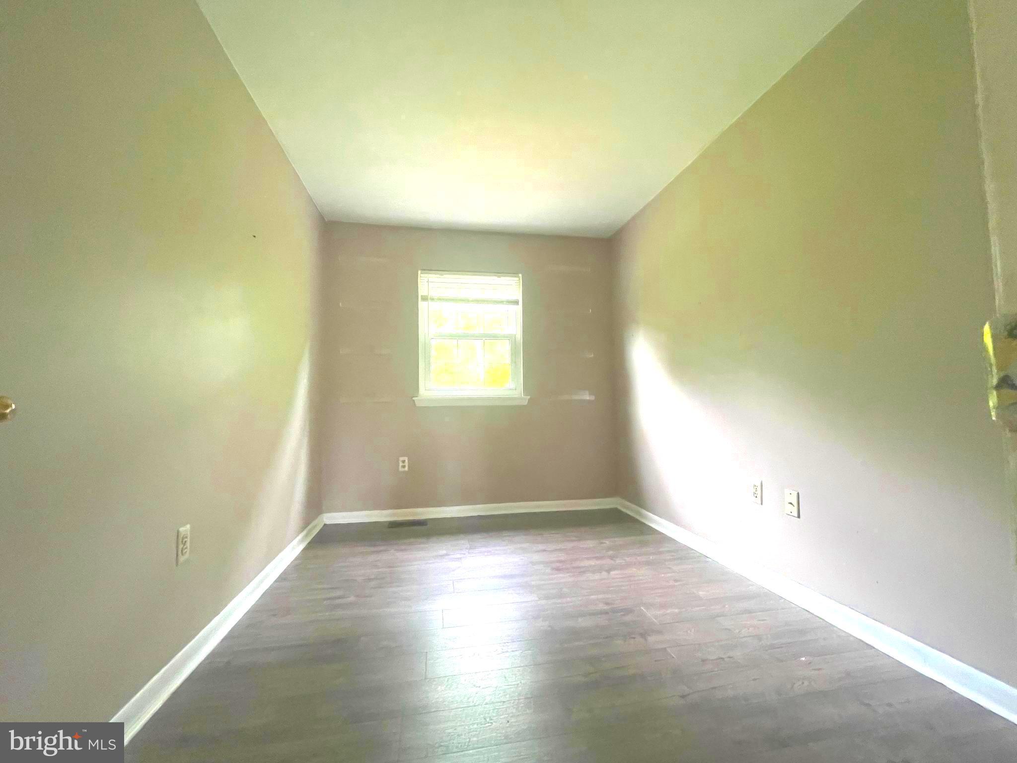 DALE CITY - Residential Lease