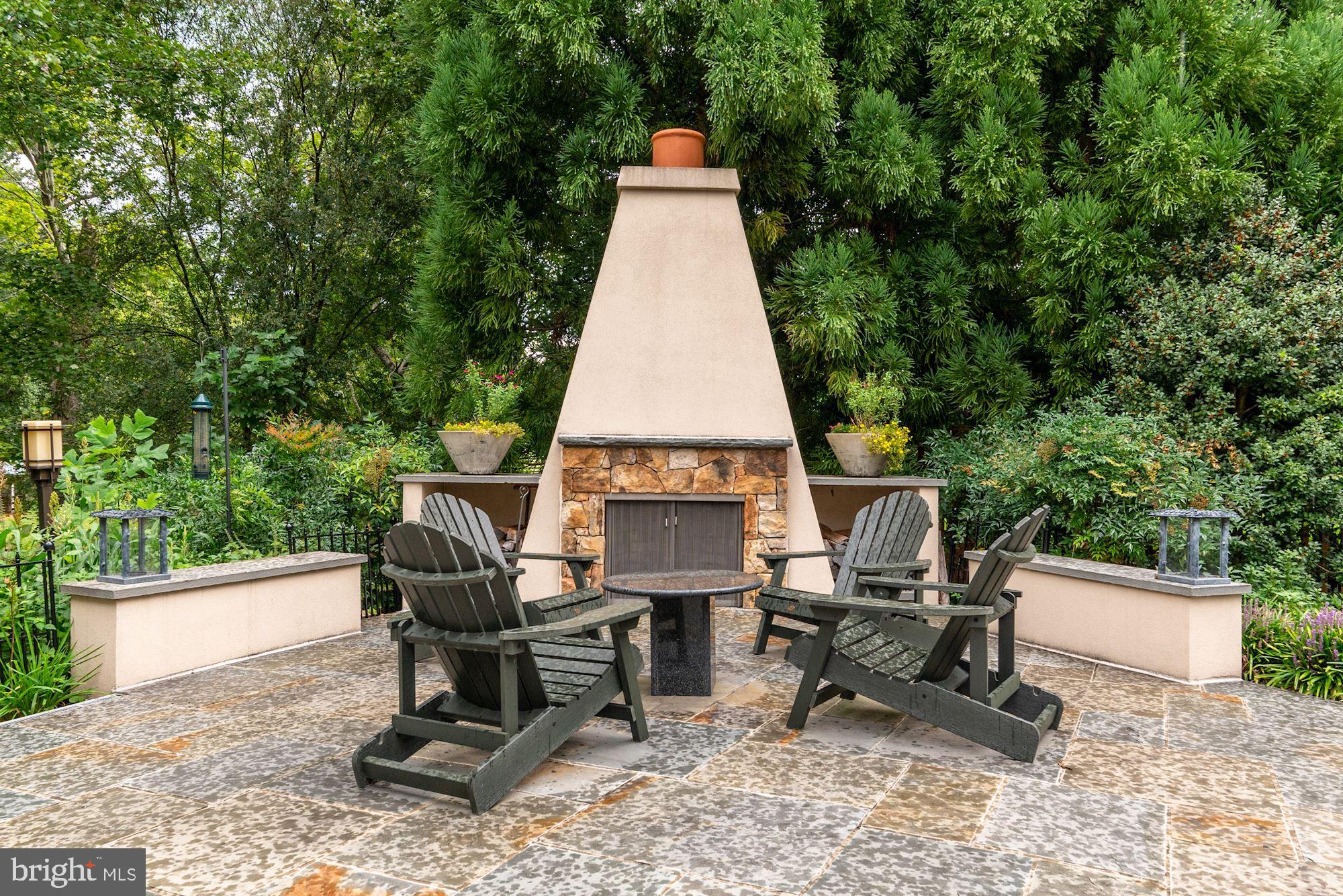 MERRY GO ROUND FARM - Residential