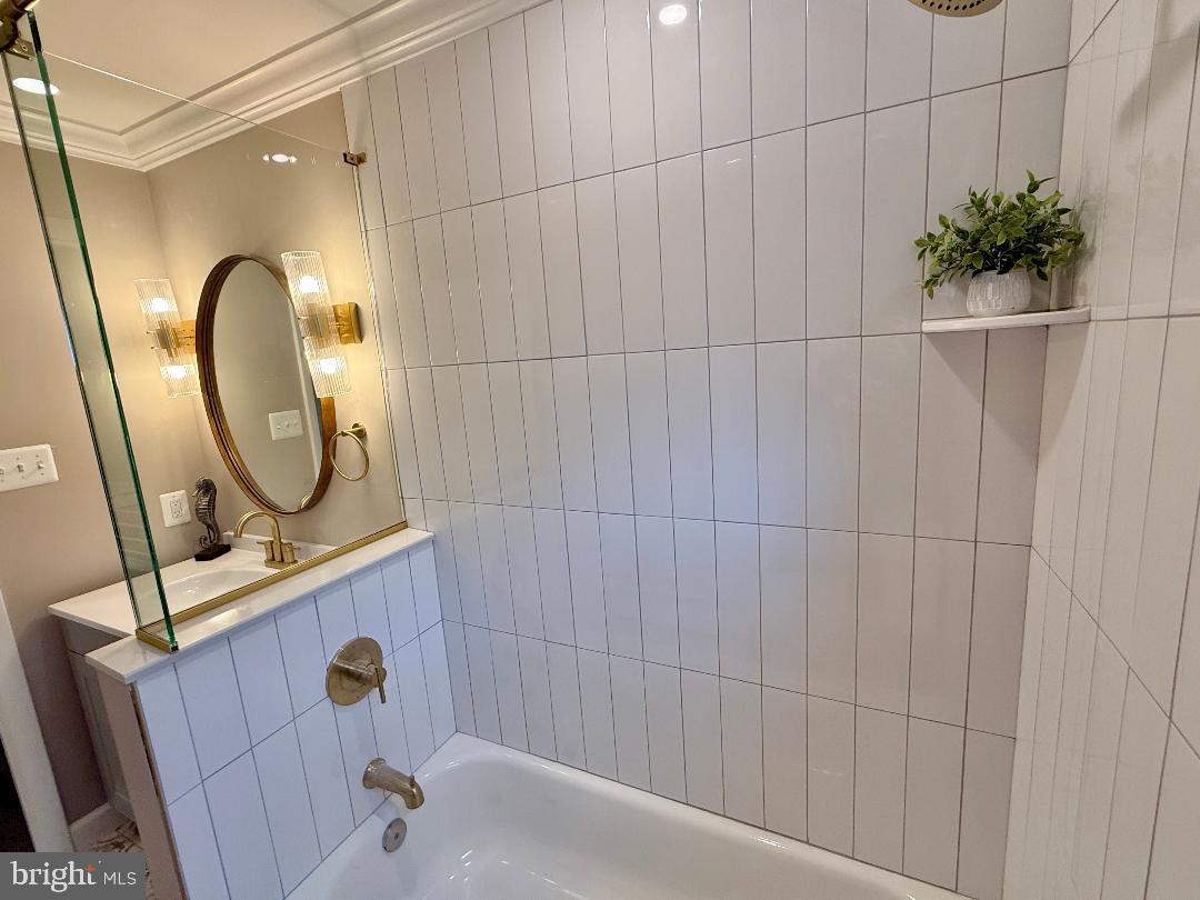 UPPER SENECA CREST - Residential