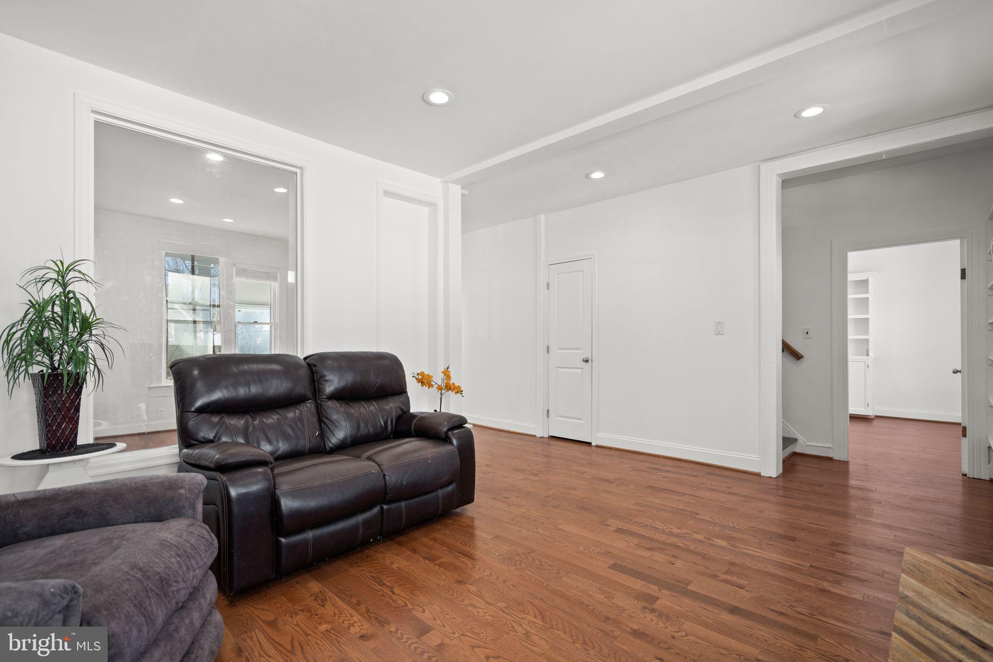 LAUREL - Residential