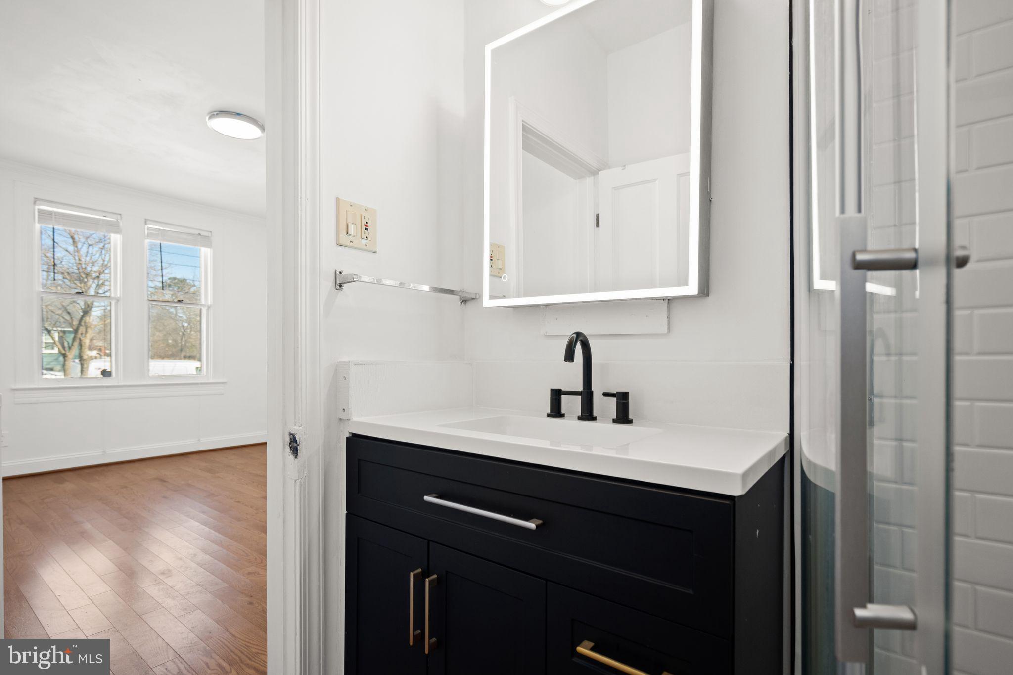 LAUREL - Residential