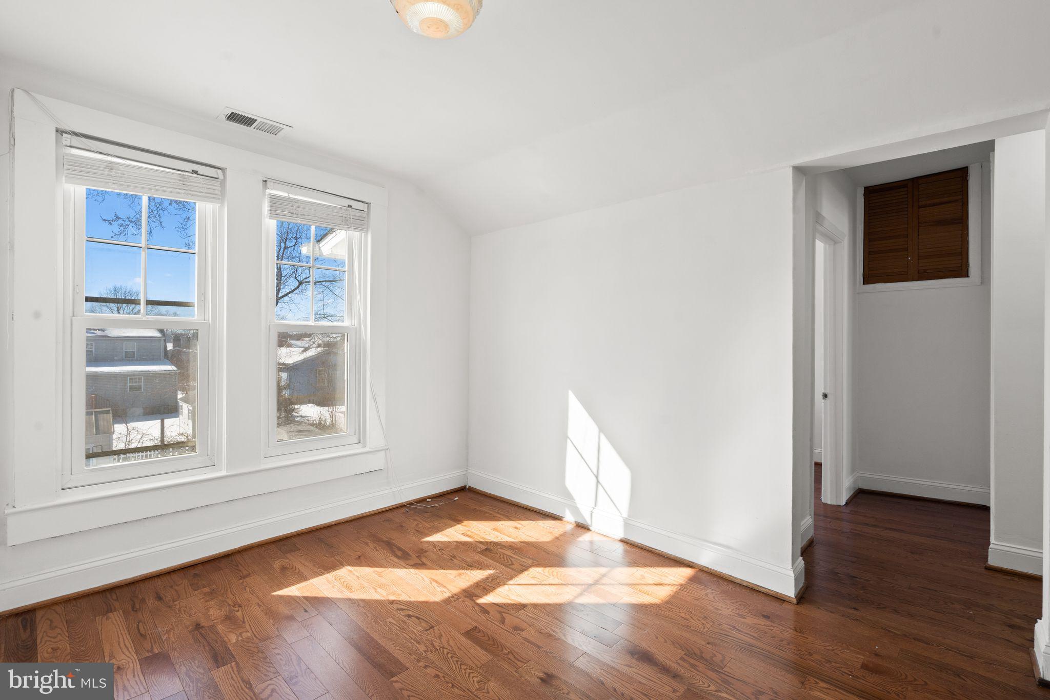 LAUREL - Residential