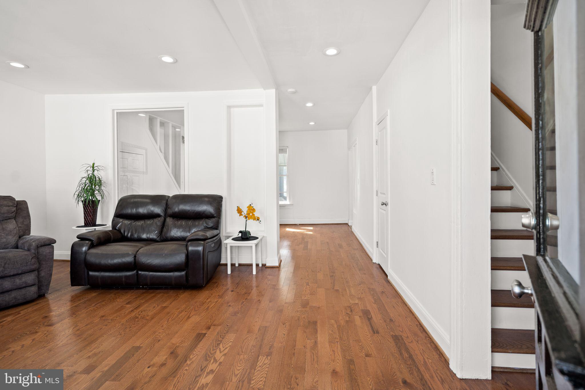 LAUREL - Residential