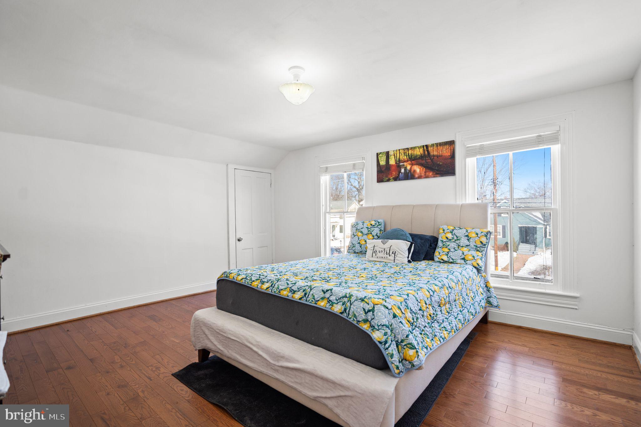 LAUREL - Residential