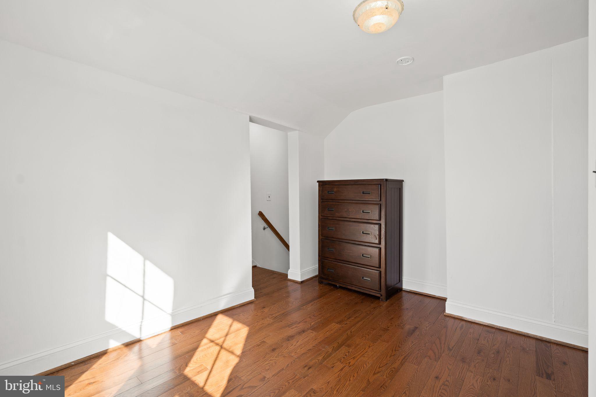 LAUREL - Residential