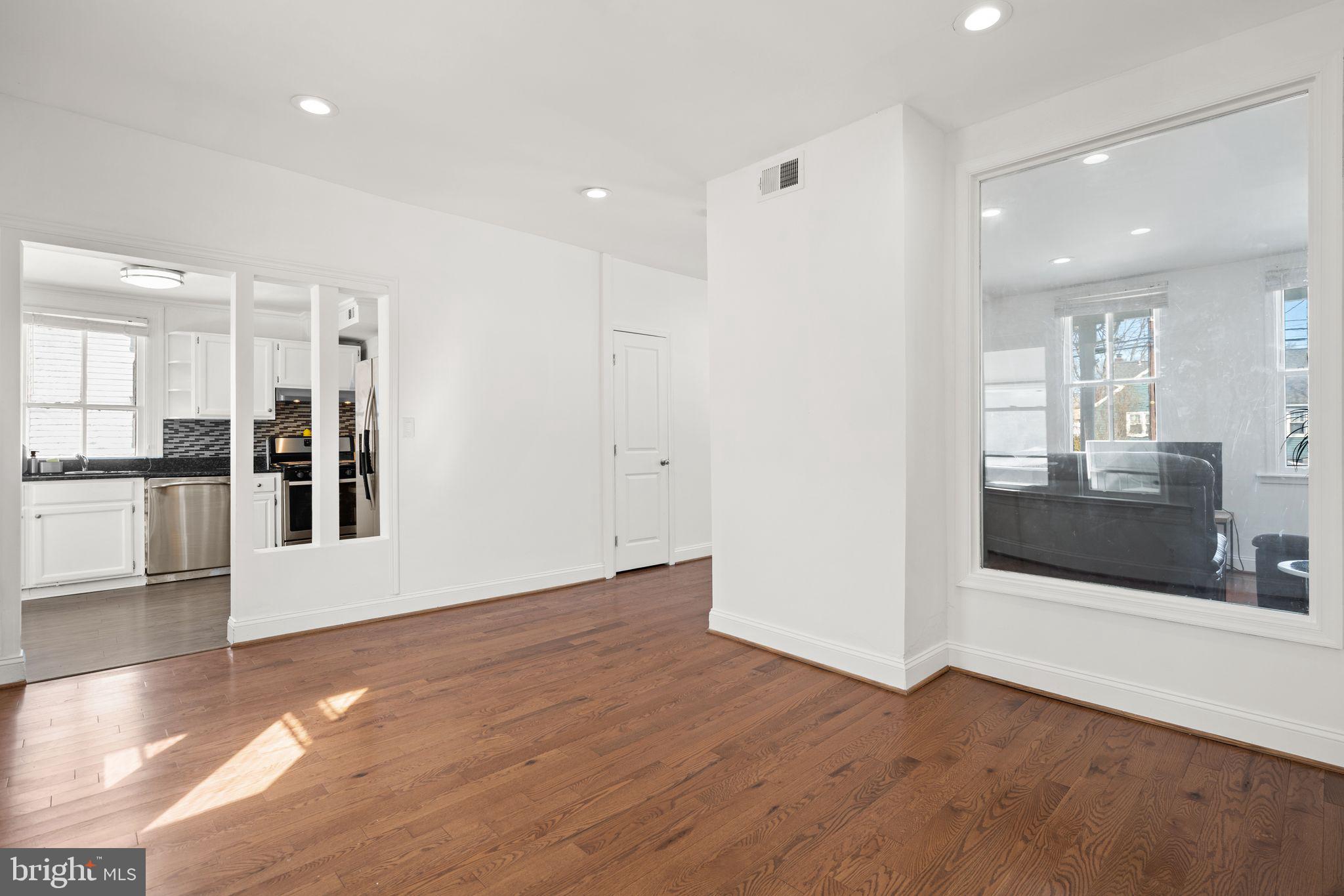 LAUREL - Residential