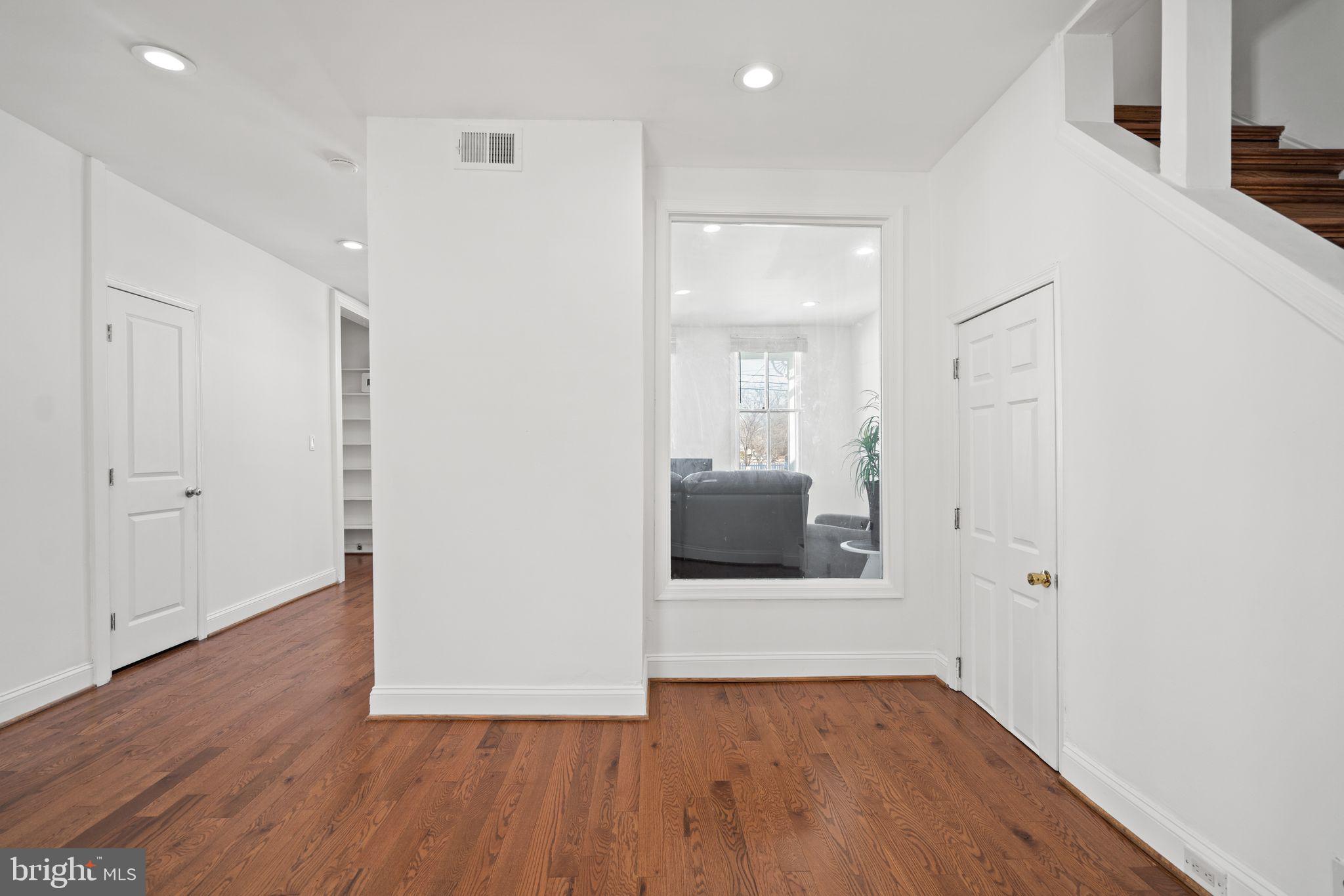 LAUREL - Residential