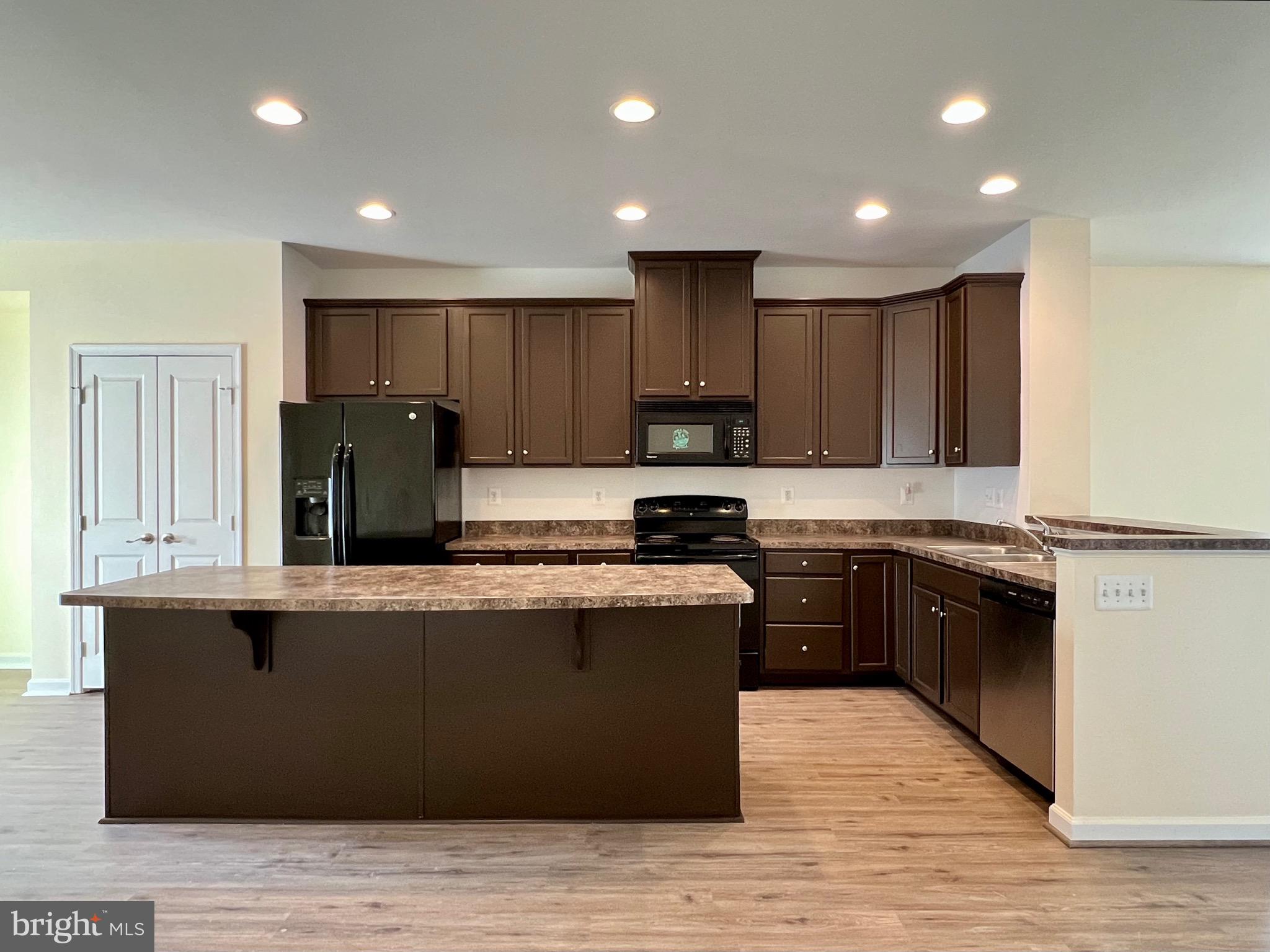 BROOKFIELD - Residential Lease