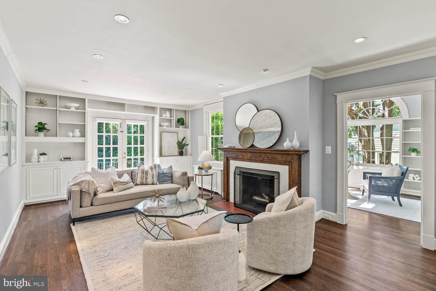 CHEVY CHASE - Residential