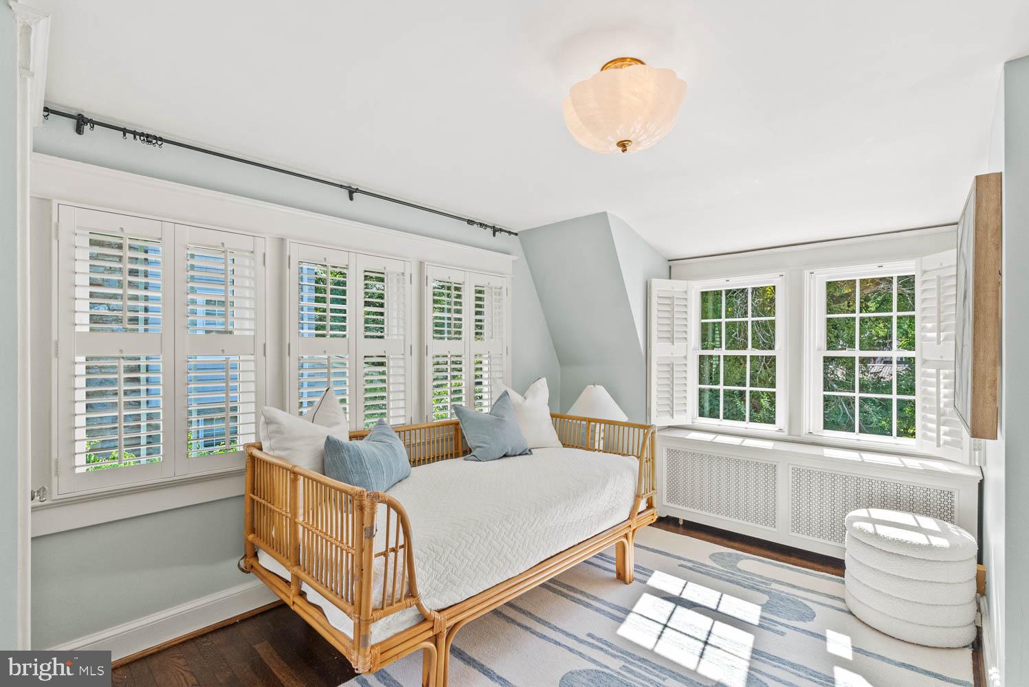 CHEVY CHASE - Residential