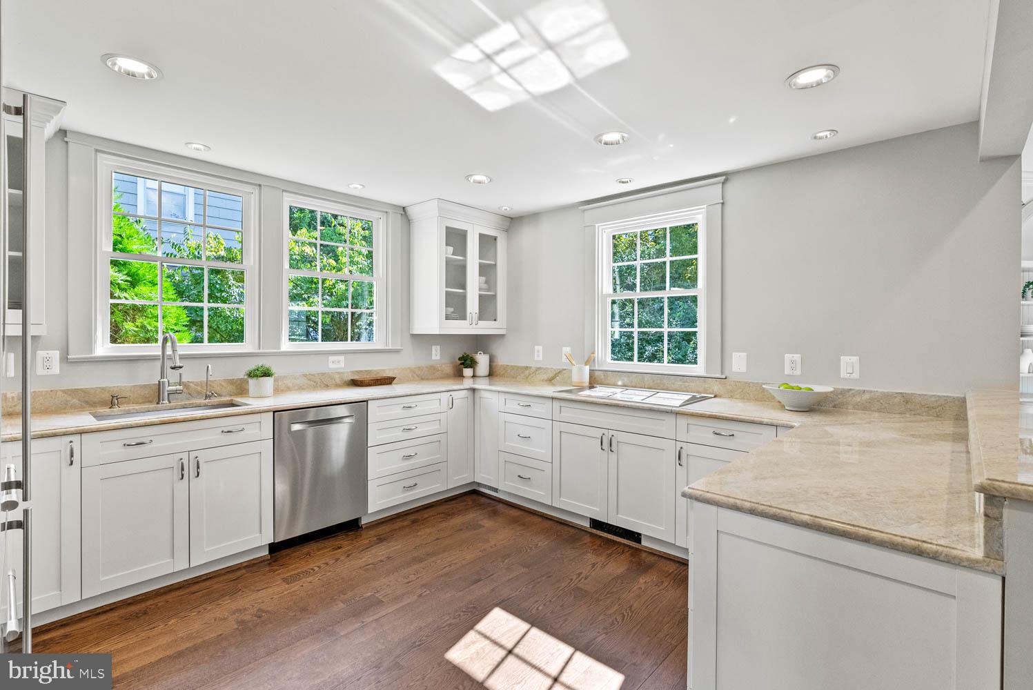 CHEVY CHASE - Residential