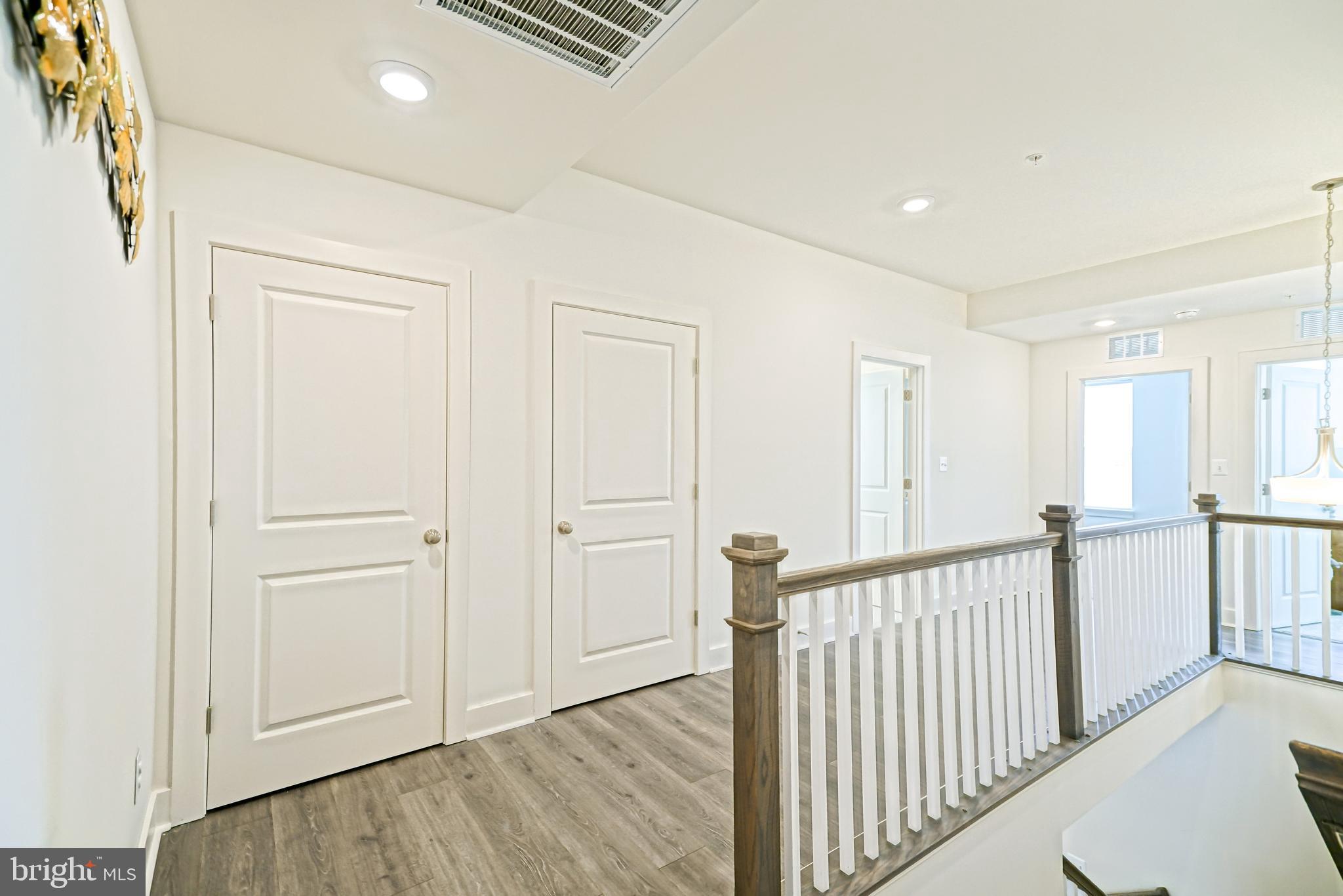 OYSTER HOUSE VILLAGE - Residential