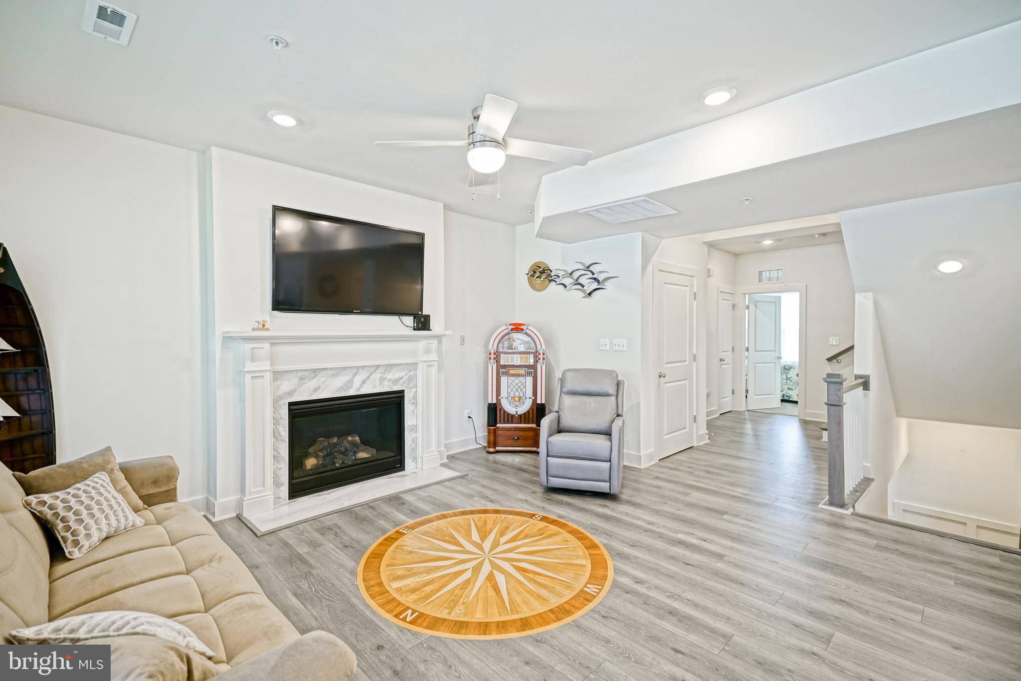 OYSTER HOUSE VILLAGE - Residential
