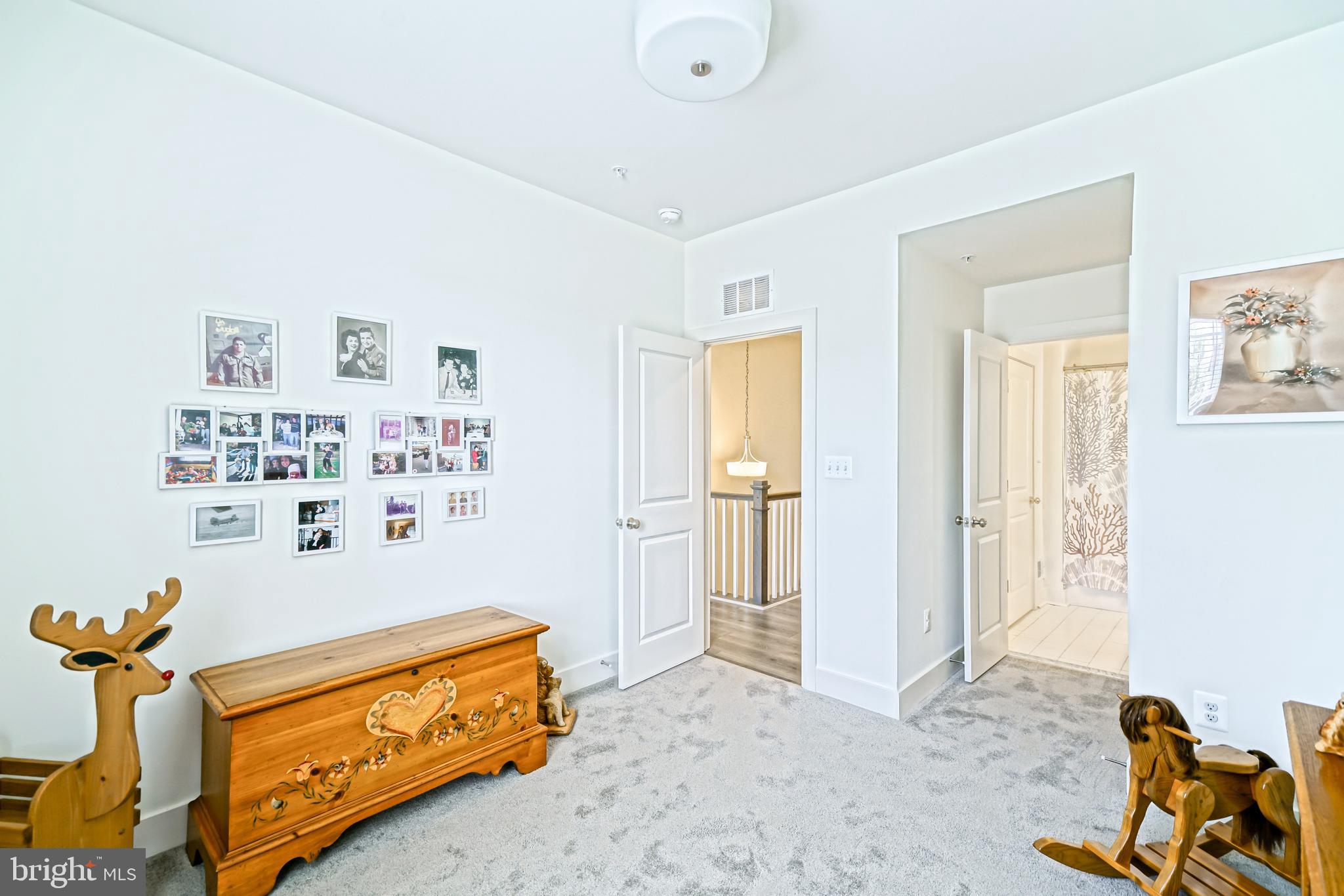 OYSTER HOUSE VILLAGE - Residential
