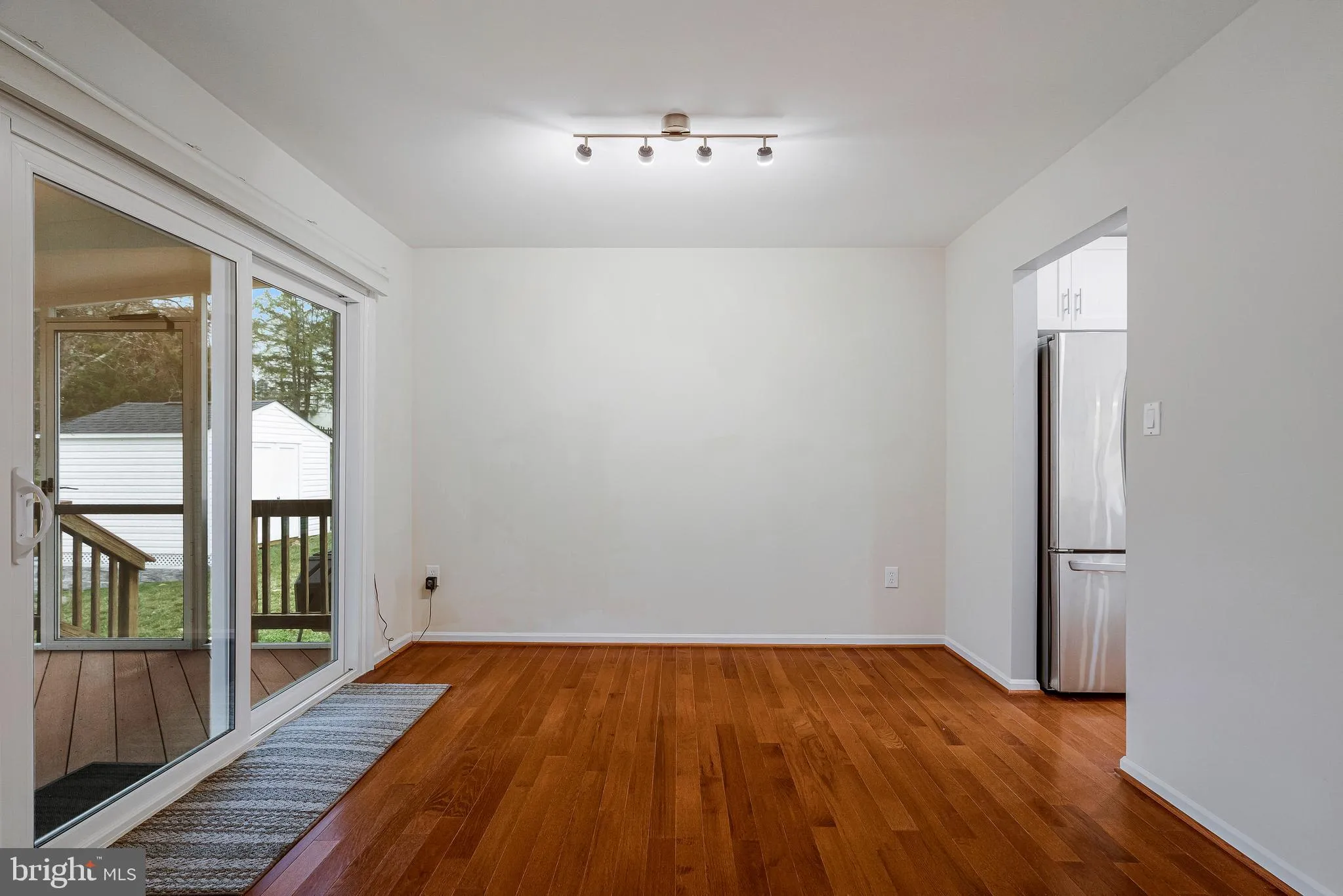 Springfield, Virginia 22153, United States, 3 Bedrooms Bedrooms, ,3 BathroomsBathrooms,Residential,Contingent,83893