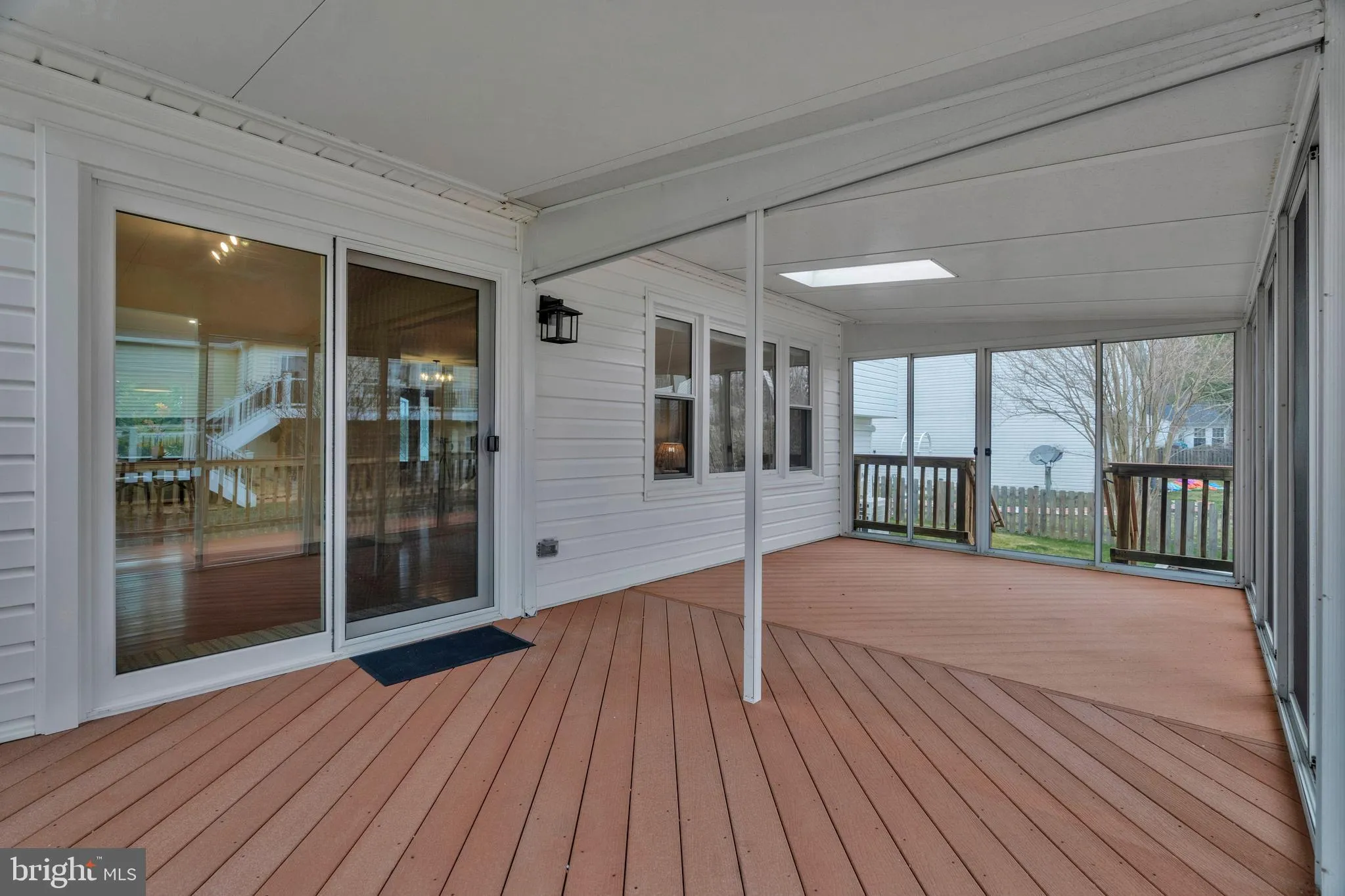 Springfield, Virginia 22153, United States, 3 Bedrooms Bedrooms, ,3 BathroomsBathrooms,Residential,Contingent,83893