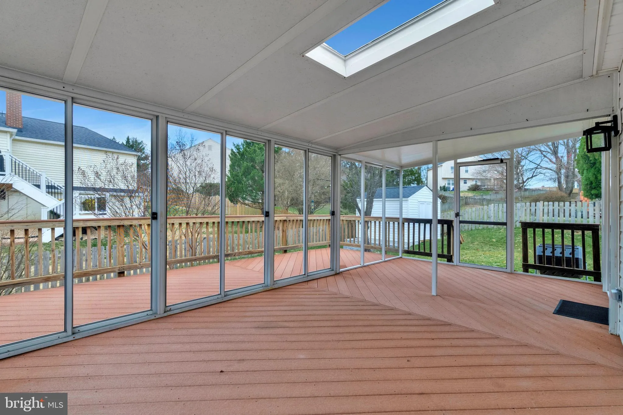 Springfield, Virginia 22153, United States, 3 Bedrooms Bedrooms, ,3 BathroomsBathrooms,Residential,Contingent,83893