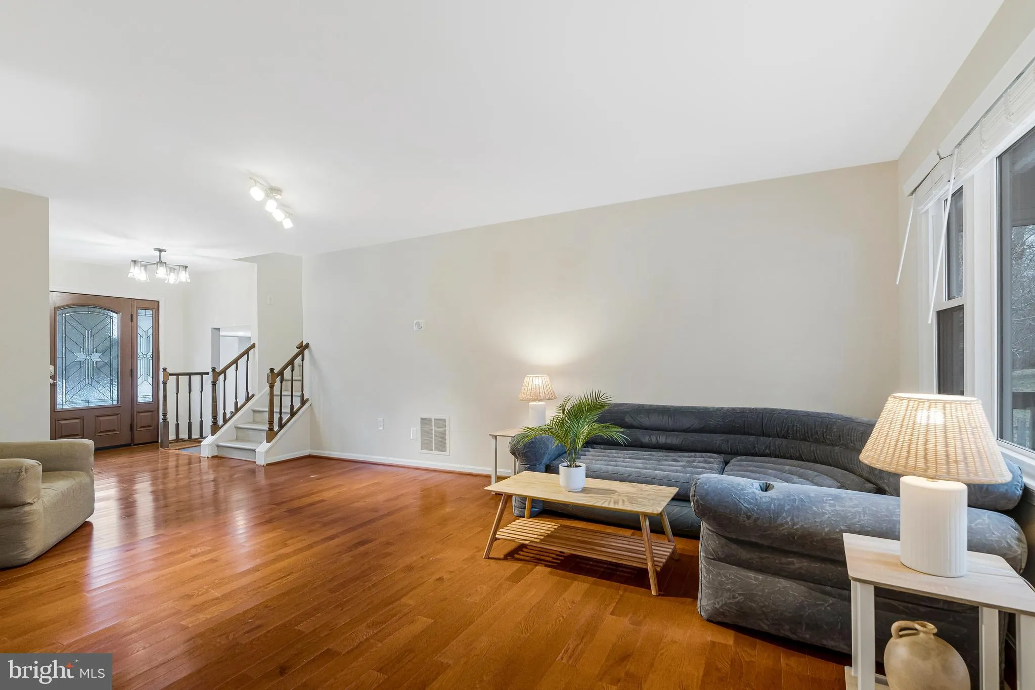 Springfield, Virginia 22153, United States, 3 Bedrooms Bedrooms, ,3 BathroomsBathrooms,Residential,Contingent,83893