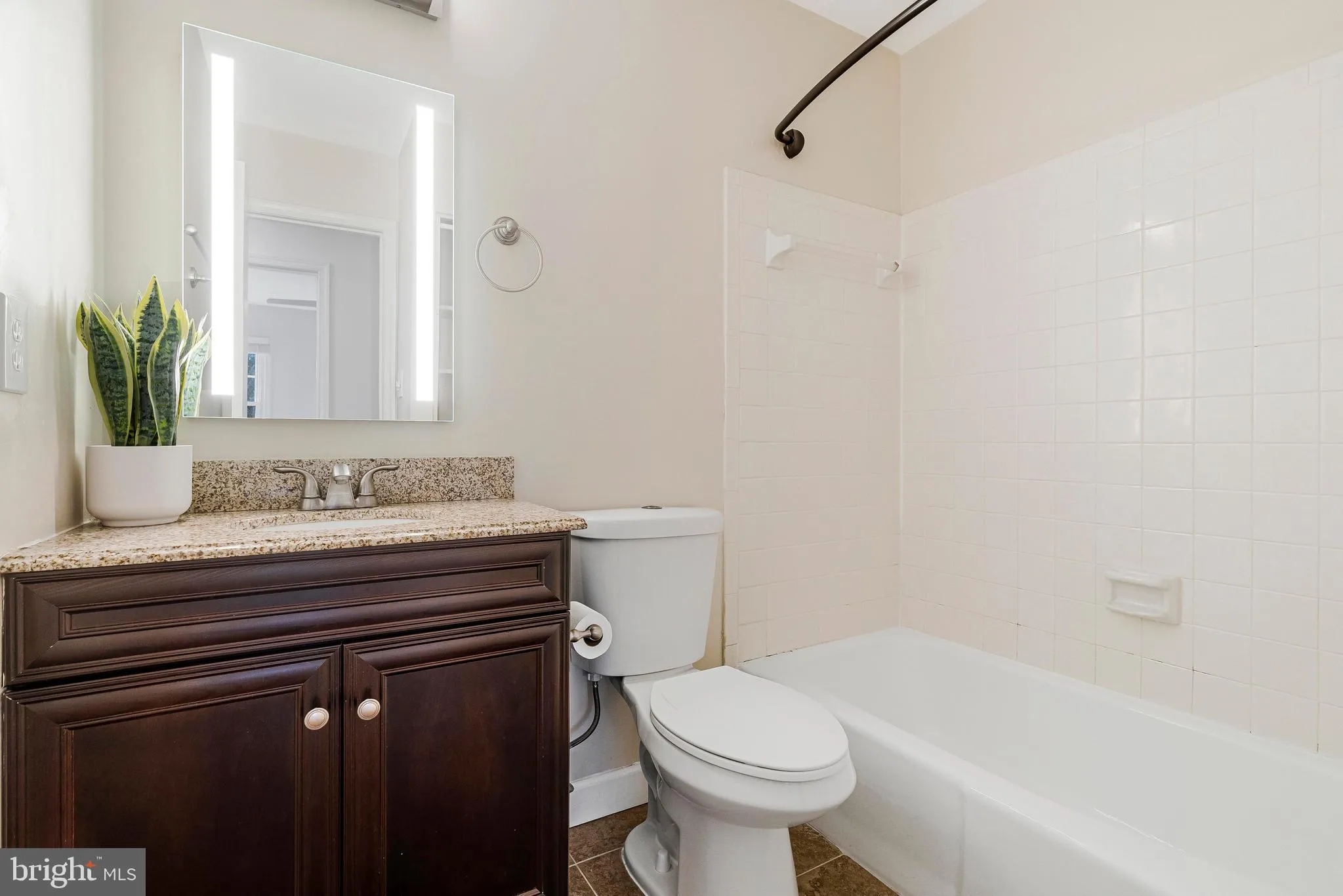 Springfield, Virginia 22153, United States, 3 Bedrooms Bedrooms, ,3 BathroomsBathrooms,Residential,Contingent,83893