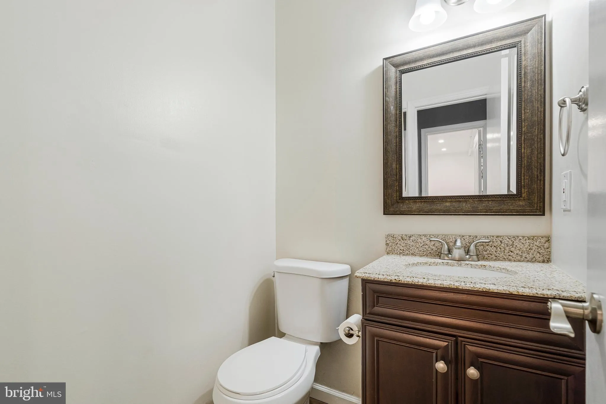 Springfield, Virginia 22153, United States, 3 Bedrooms Bedrooms, ,3 BathroomsBathrooms,Residential,Contingent,83893