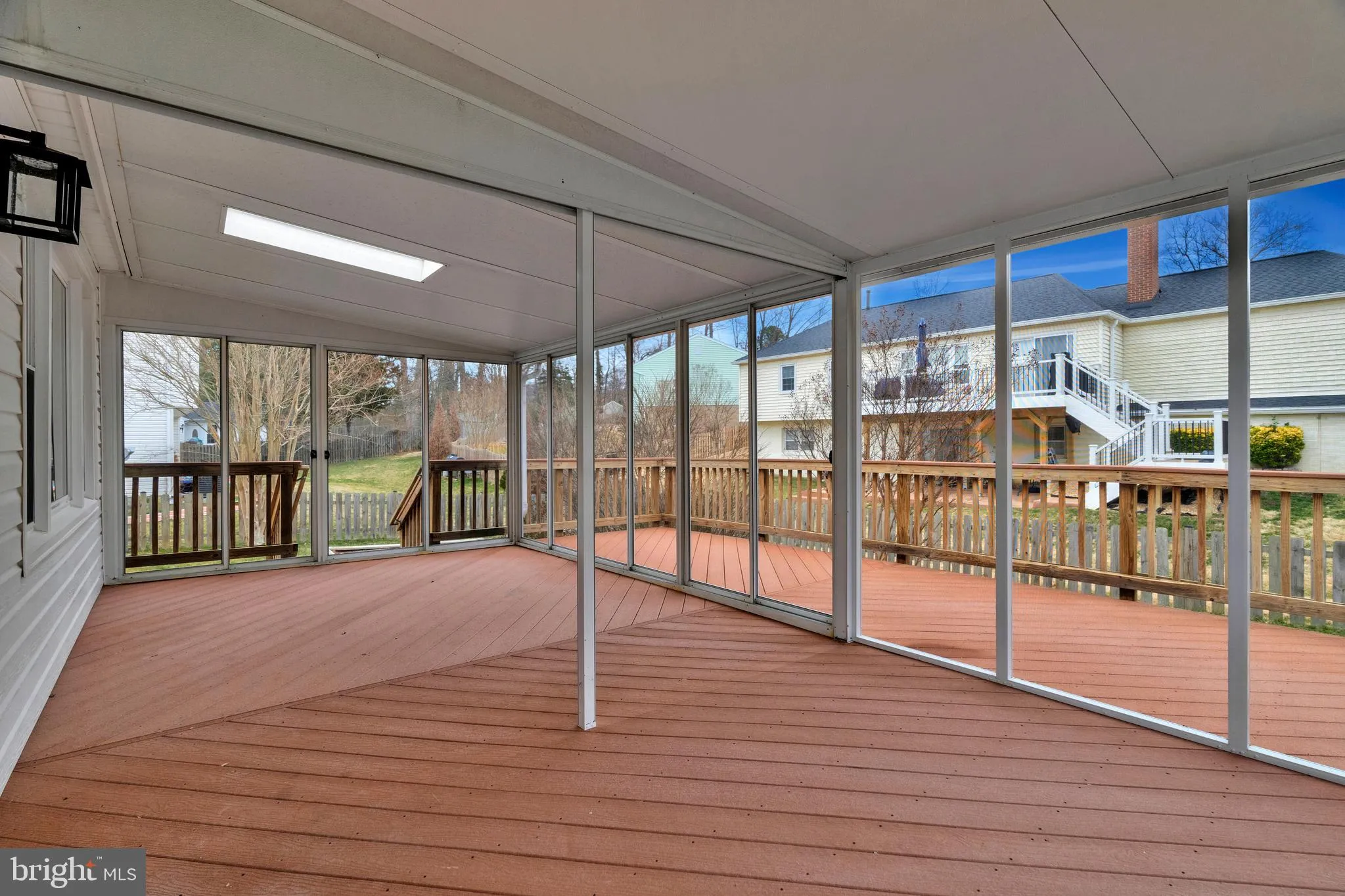 Springfield, Virginia 22153, United States, 3 Bedrooms Bedrooms, ,3 BathroomsBathrooms,Residential,Contingent,83893