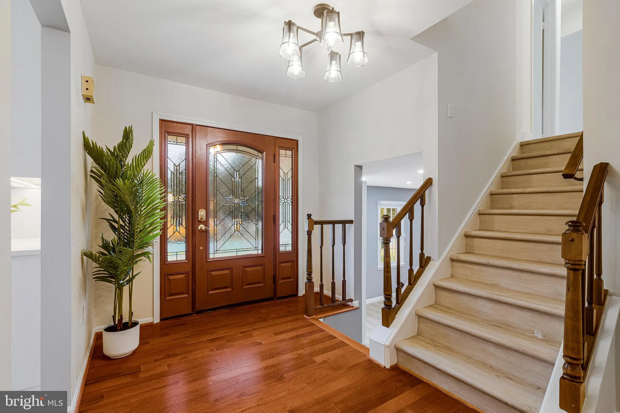 Springfield, Virginia 22153, United States, 3 Bedrooms Bedrooms, ,3 BathroomsBathrooms,Residential,Contingent,83893