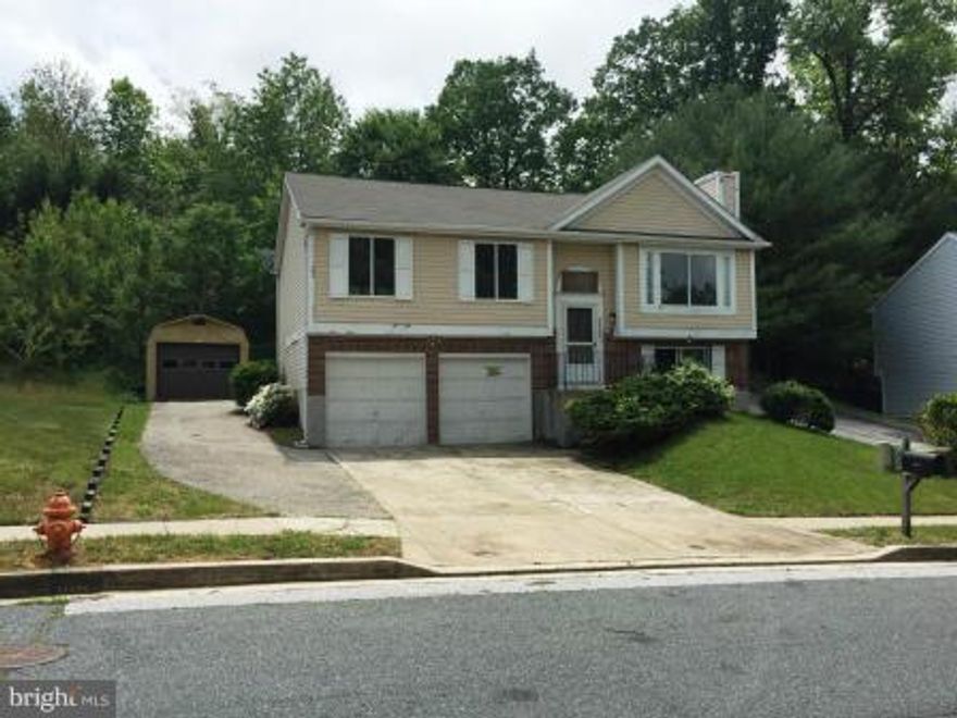 NEW ROOF on this "STUDDING" Split Level!! Pre-Studded for LR, Kit, DR, 3/4 BRs, 2 F/BA, finished basement w/ 1BR & 1F/BA, ample parking with 2nd driveway to detached garage/shed.The potential is ENDLESS! SOLD AS-IS.GR/HOA/Condo/FF fees TBD by buyer.>> AGENTS   SEE AGENT REMARKS FOR OFFER INSTRUCTIONS.