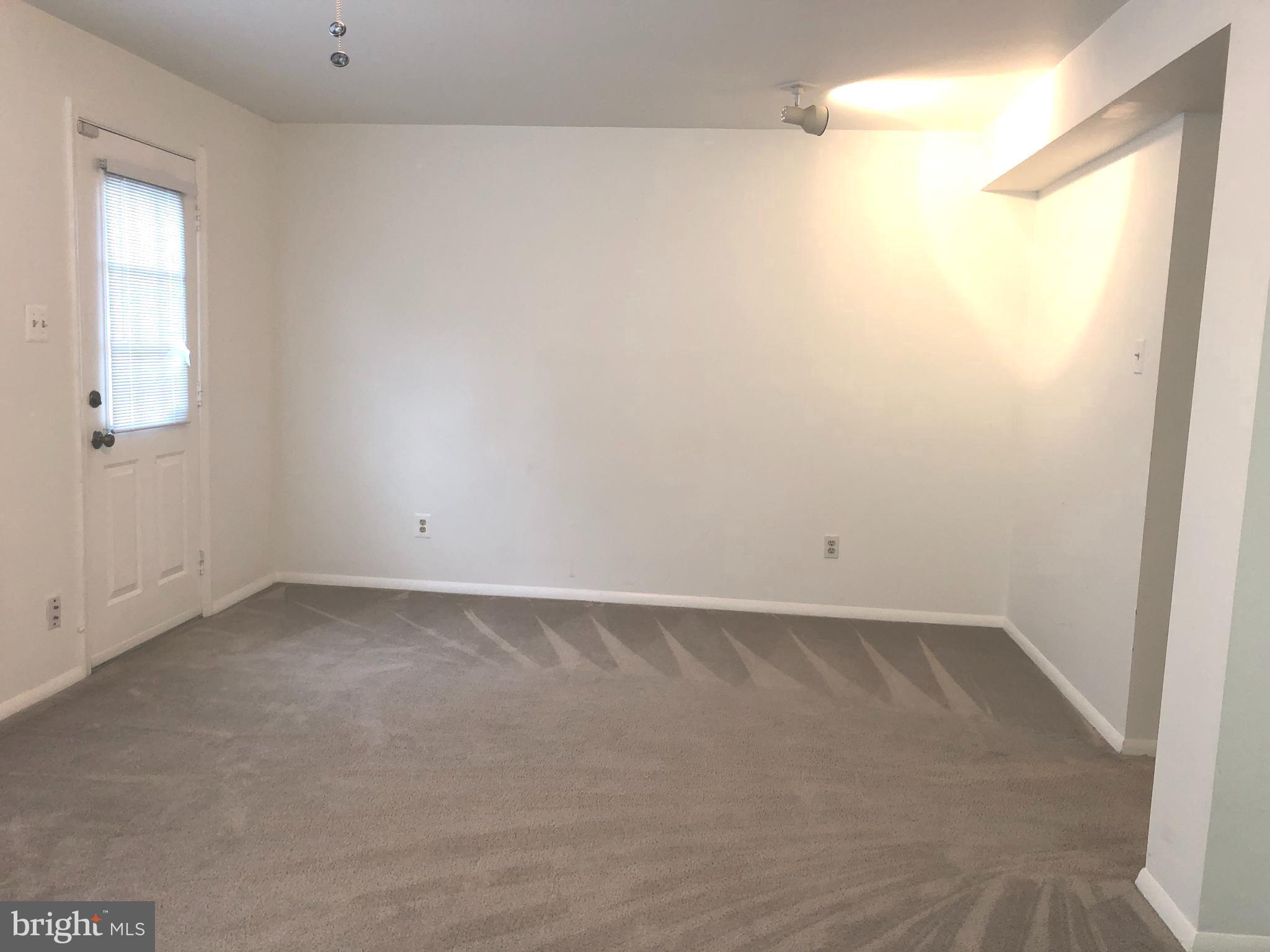 COURTS OF TYSONS - Residential Lease