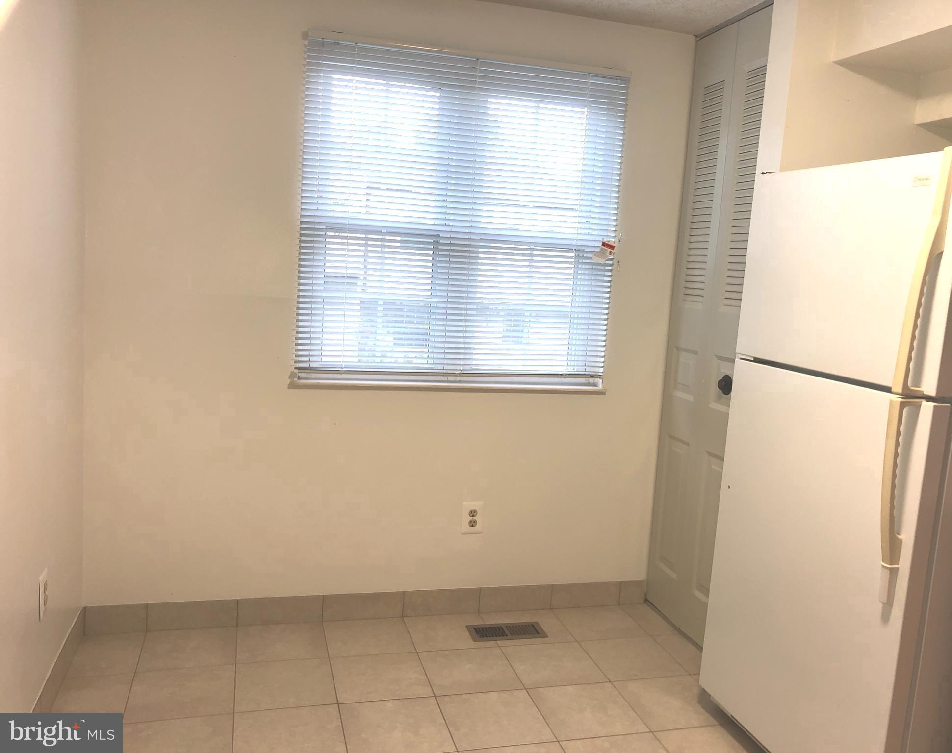 COURTS OF TYSONS - Residential Lease