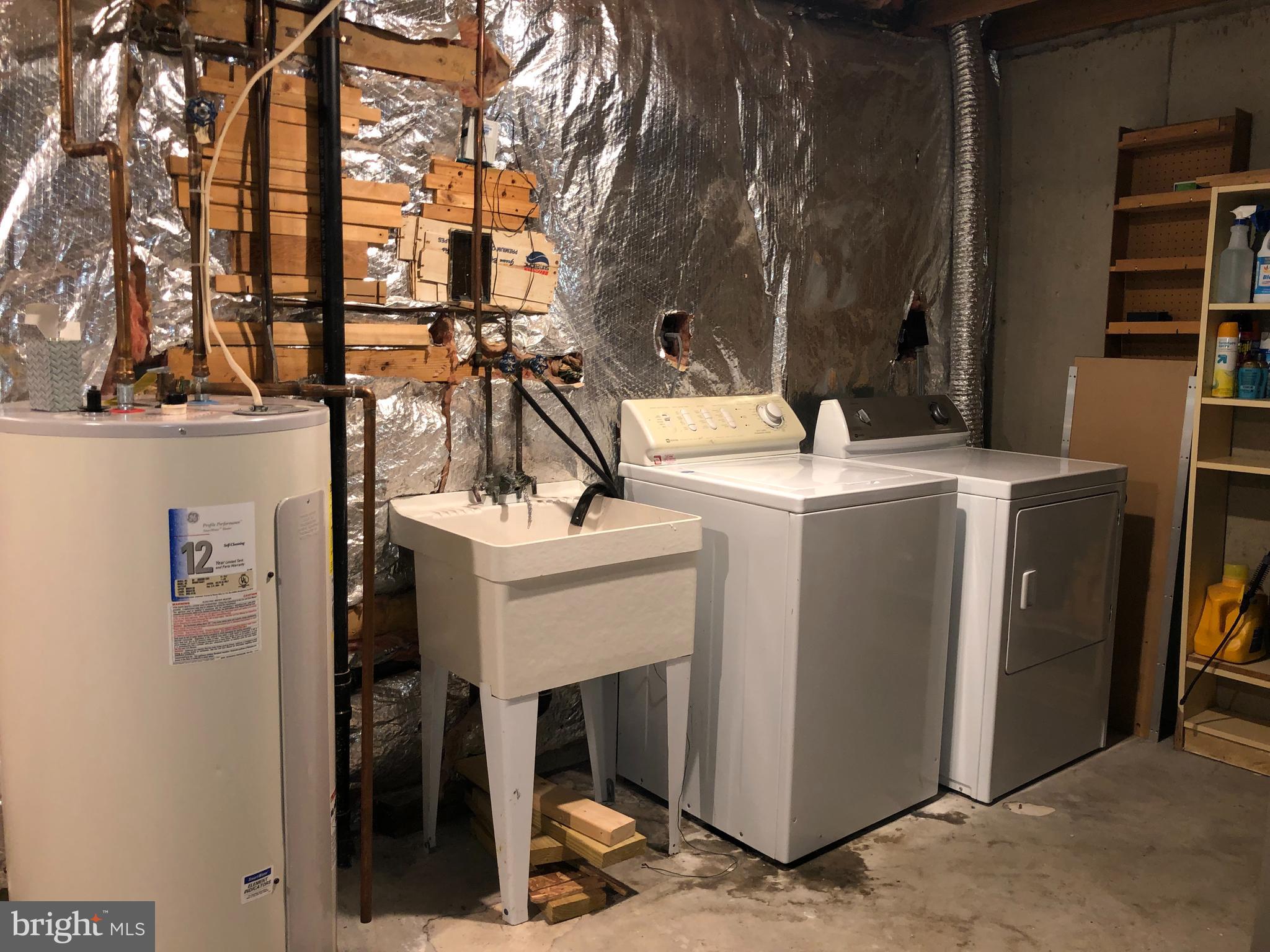 COURTS OF TYSONS - Residential Lease