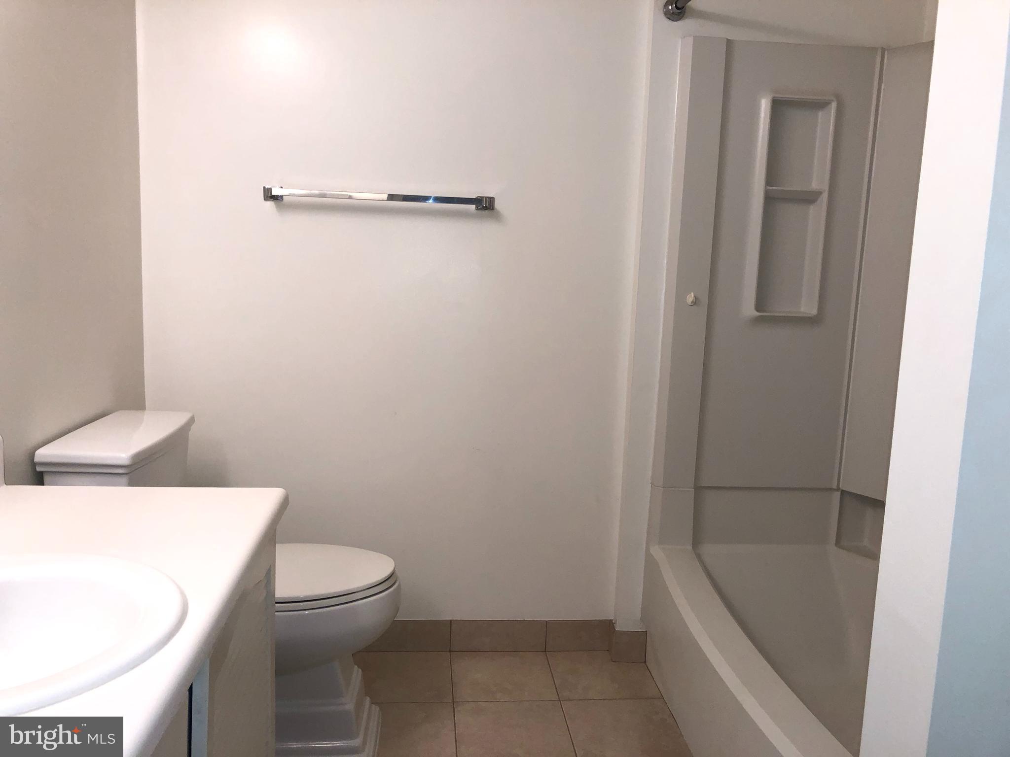 COURTS OF TYSONS - Residential Lease