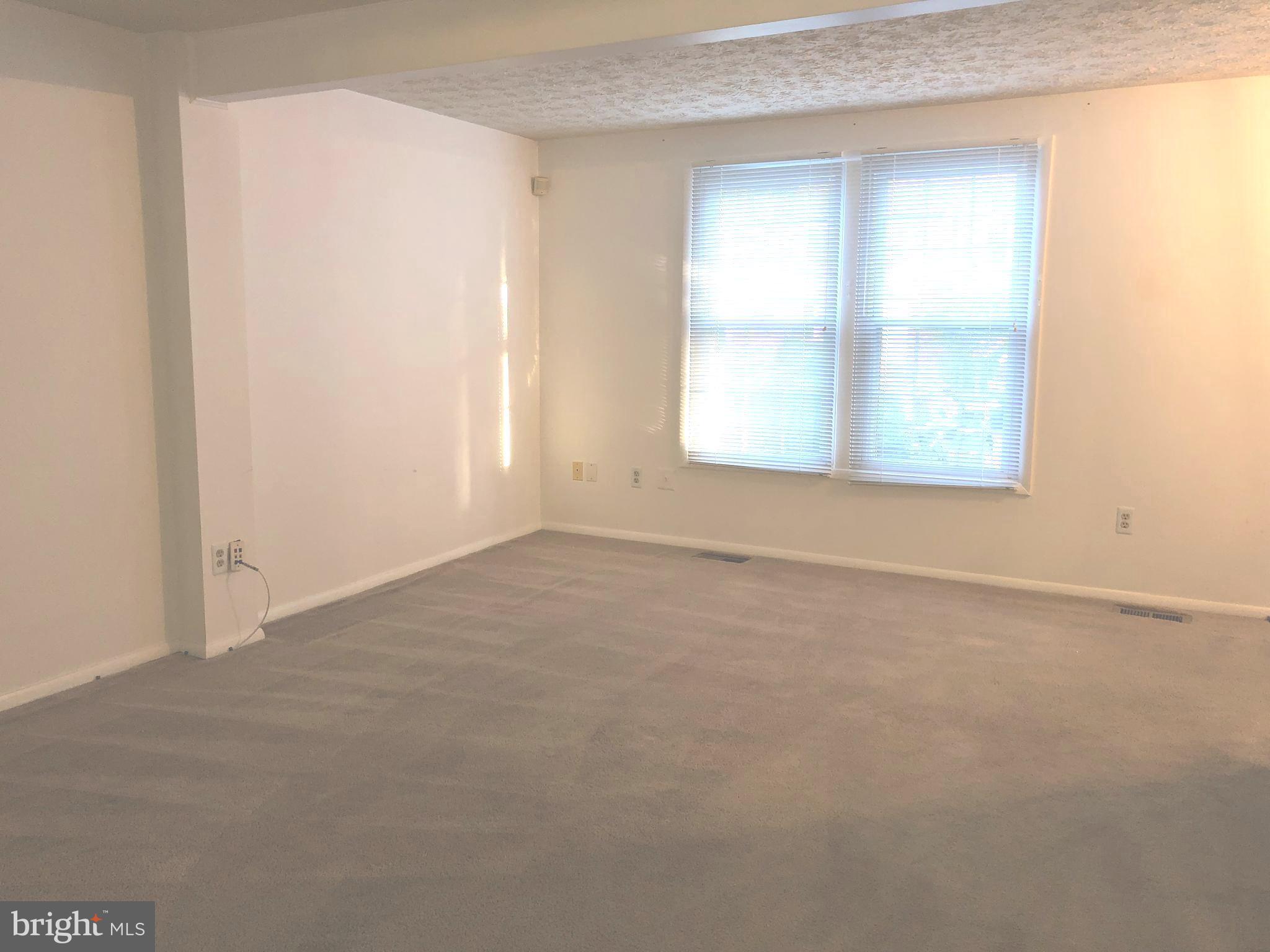 COURTS OF TYSONS - Residential Lease