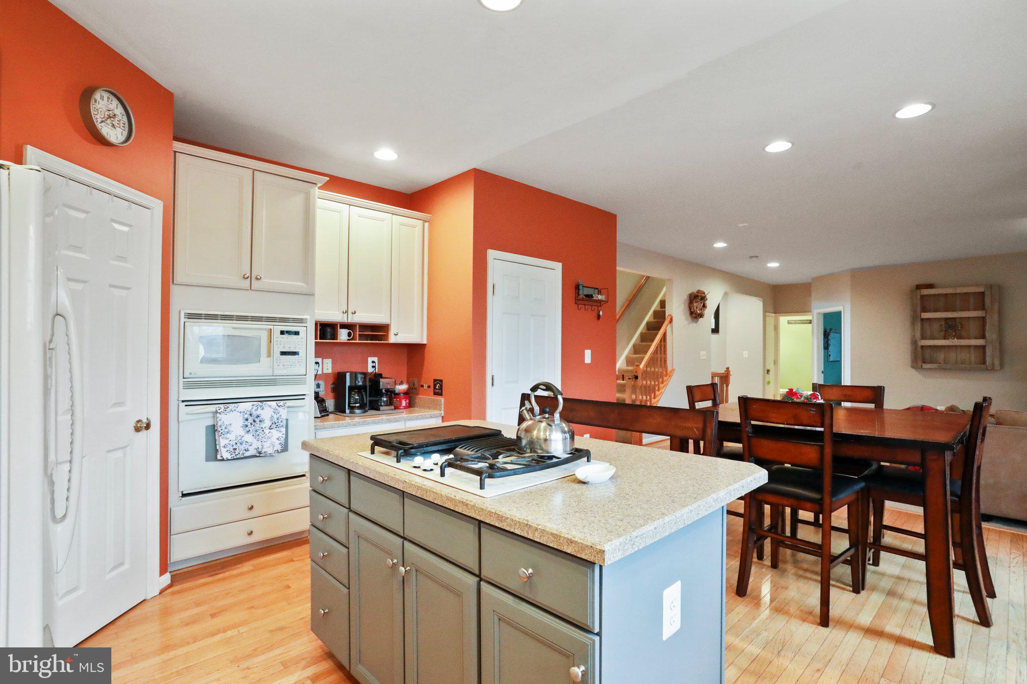 DEMORY FARM - Residential