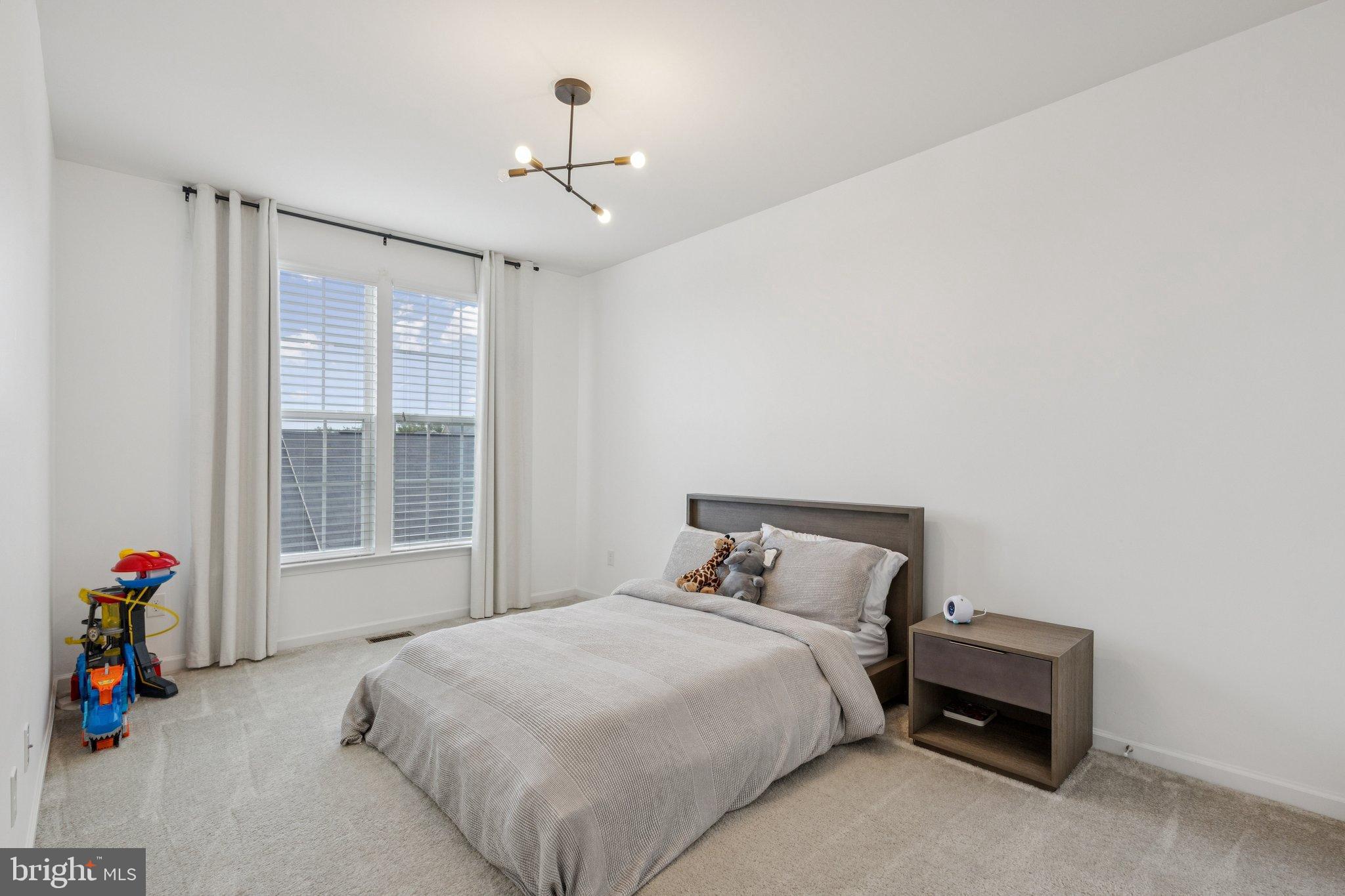 EMBREY MILL - Residential Lease