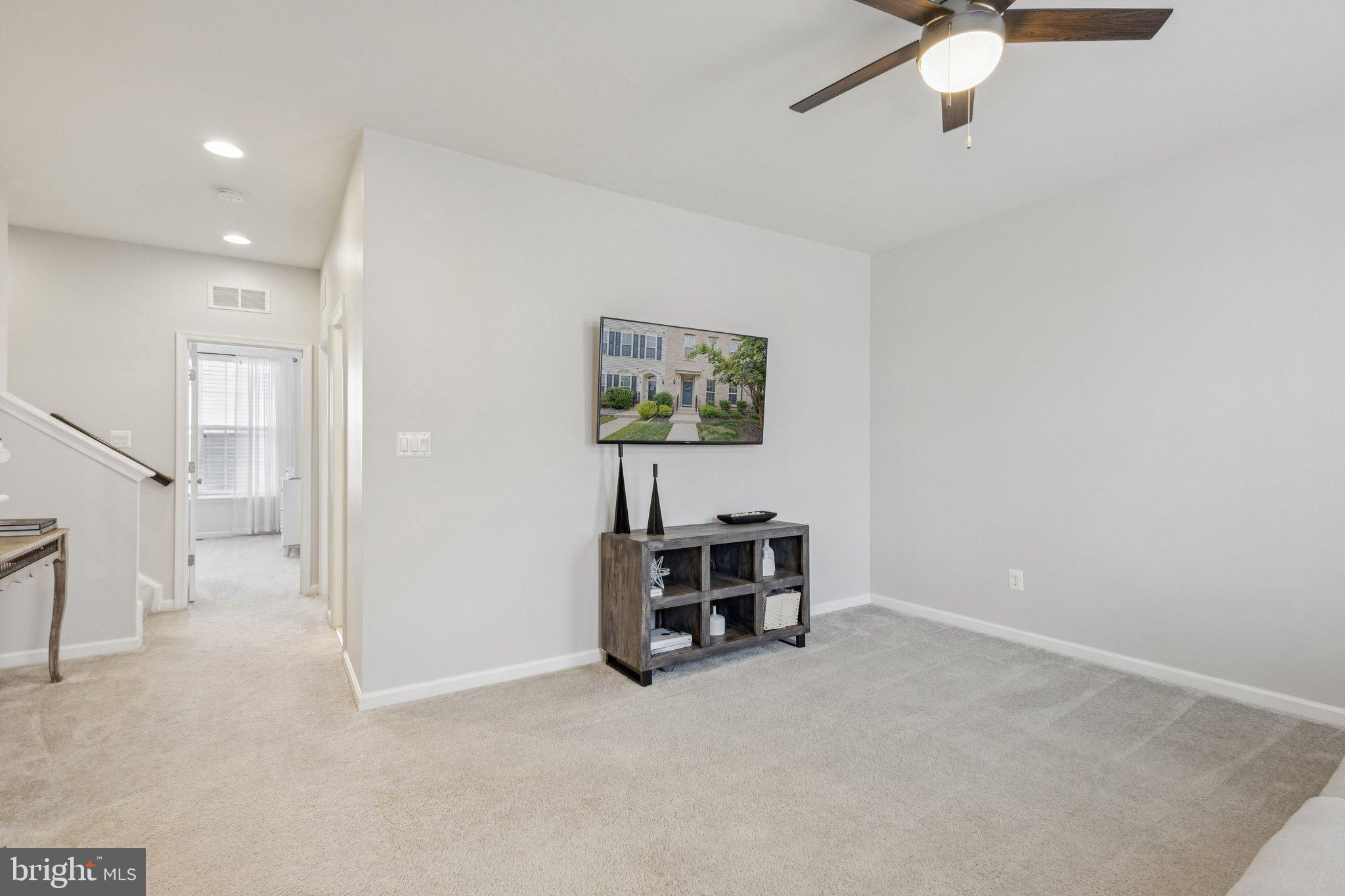 EMBREY MILL - Residential Lease