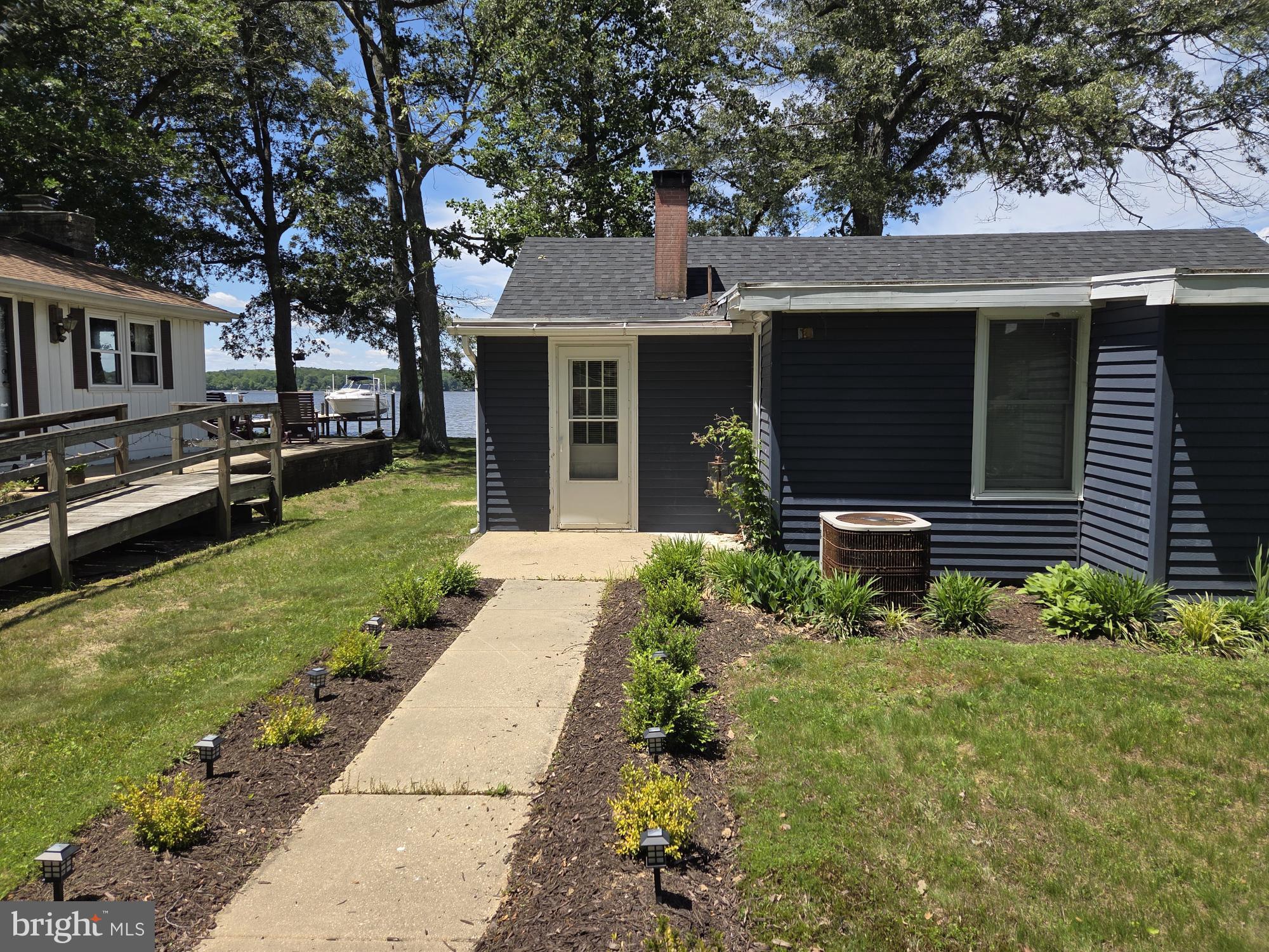 91 SHADY BEACH ROAD W