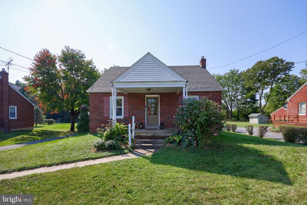 Photo of 2216 Old Philadelphia Pike, Smoketown, PA 17576 (MLS # PALA2057424)