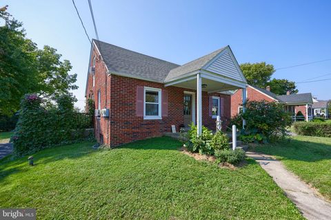 Photo of 2216 Old Philadelphia Pike, Smoketown, PA 17576 (MLS # PALA2057424)