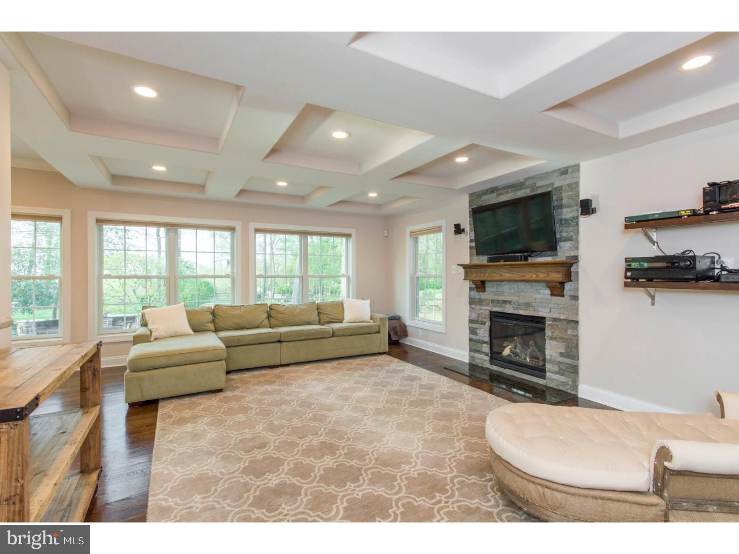 COLONIAL VILLAGE - Residential