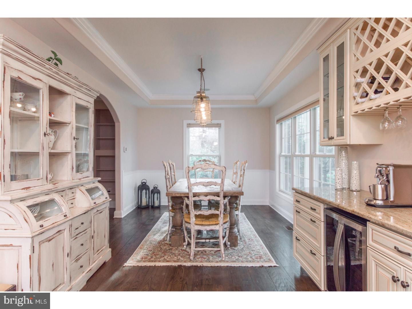 COLONIAL VILLAGE - Residential