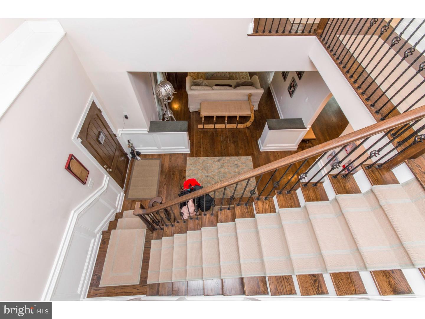 COLONIAL VILLAGE - Residential