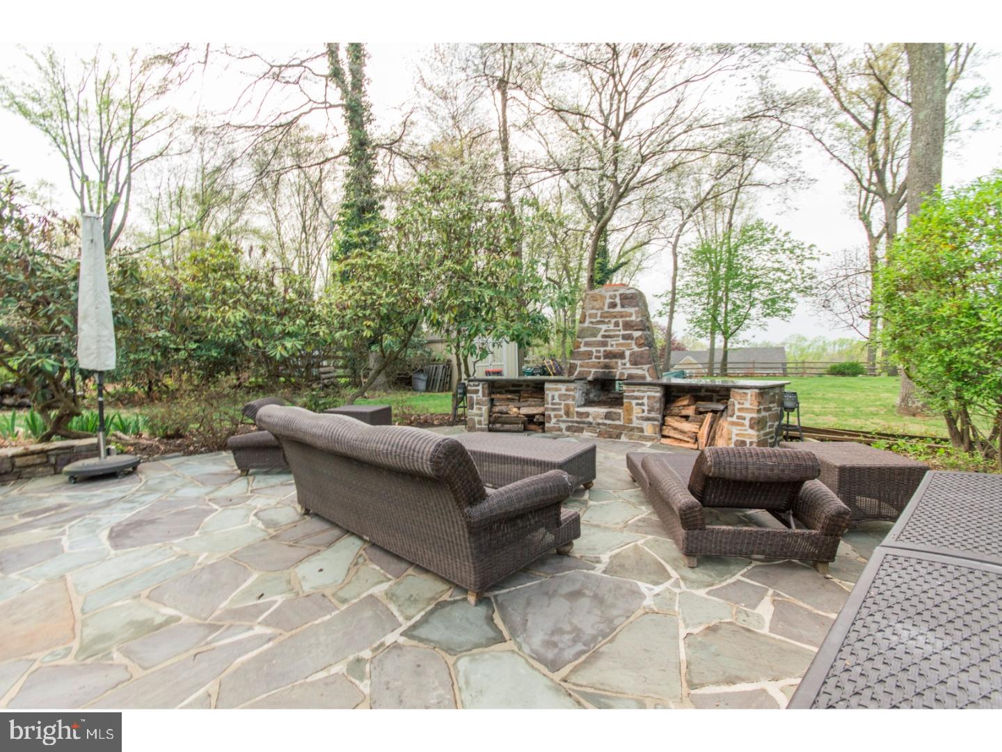 COLONIAL VILLAGE - Residential