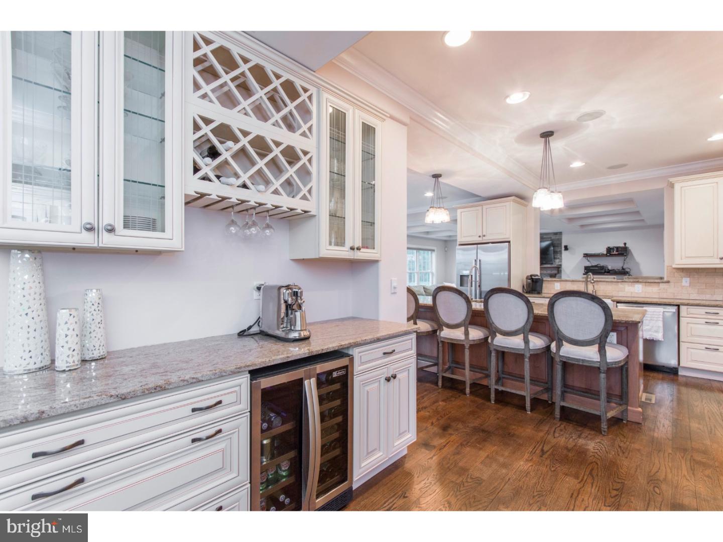 COLONIAL VILLAGE - Residential