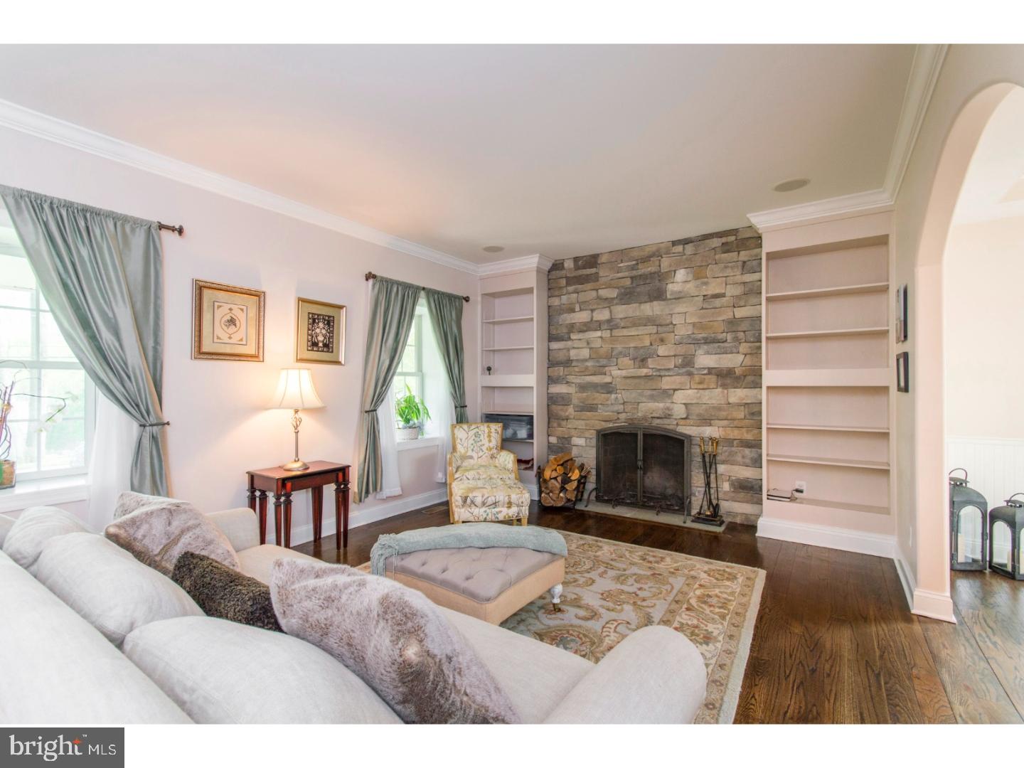 COLONIAL VILLAGE - Residential