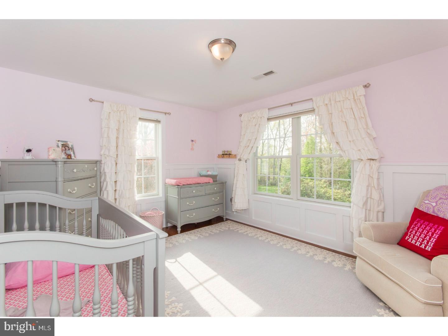 COLONIAL VILLAGE - Residential