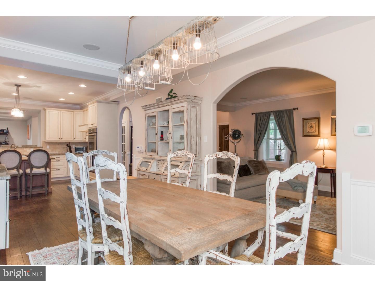 COLONIAL VILLAGE - Residential