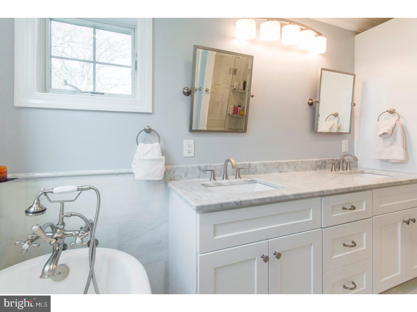 COLONIAL VILLAGE - Residential